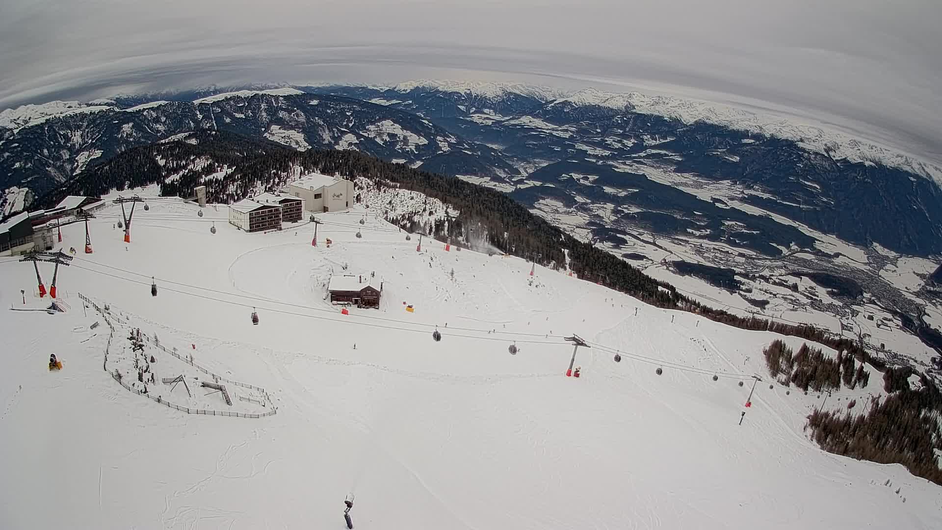 Skigebiet Kronplatz Gipfel | Blick auf Bruneck