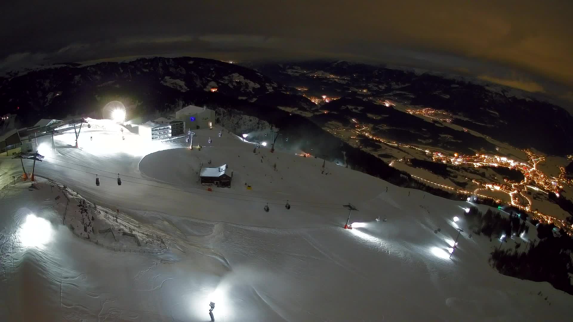 Cima estación de esquí Kronplatz | vista hacia Brunico