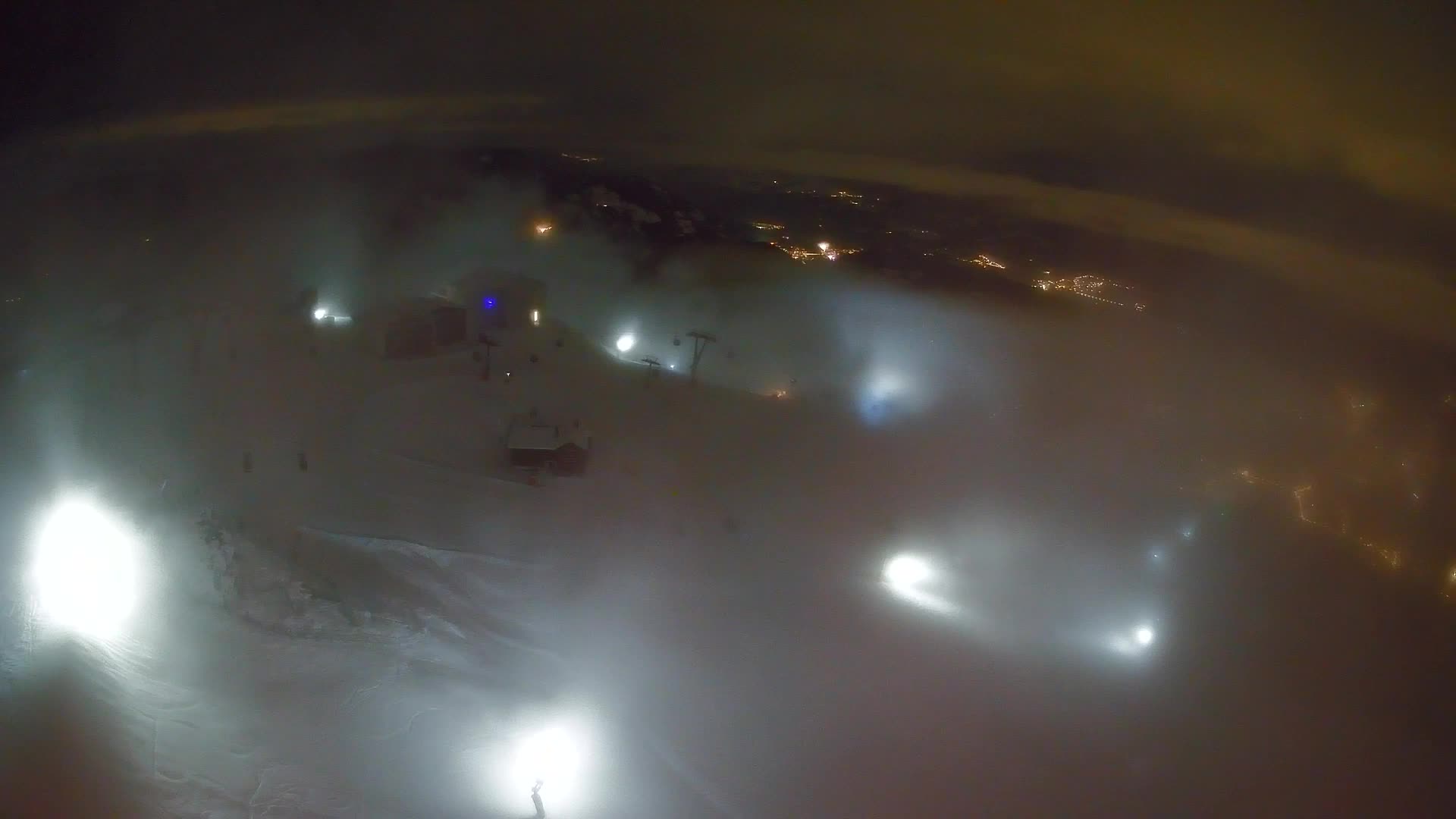 Cima estación de esquí Kronplatz | vista hacia Brunico