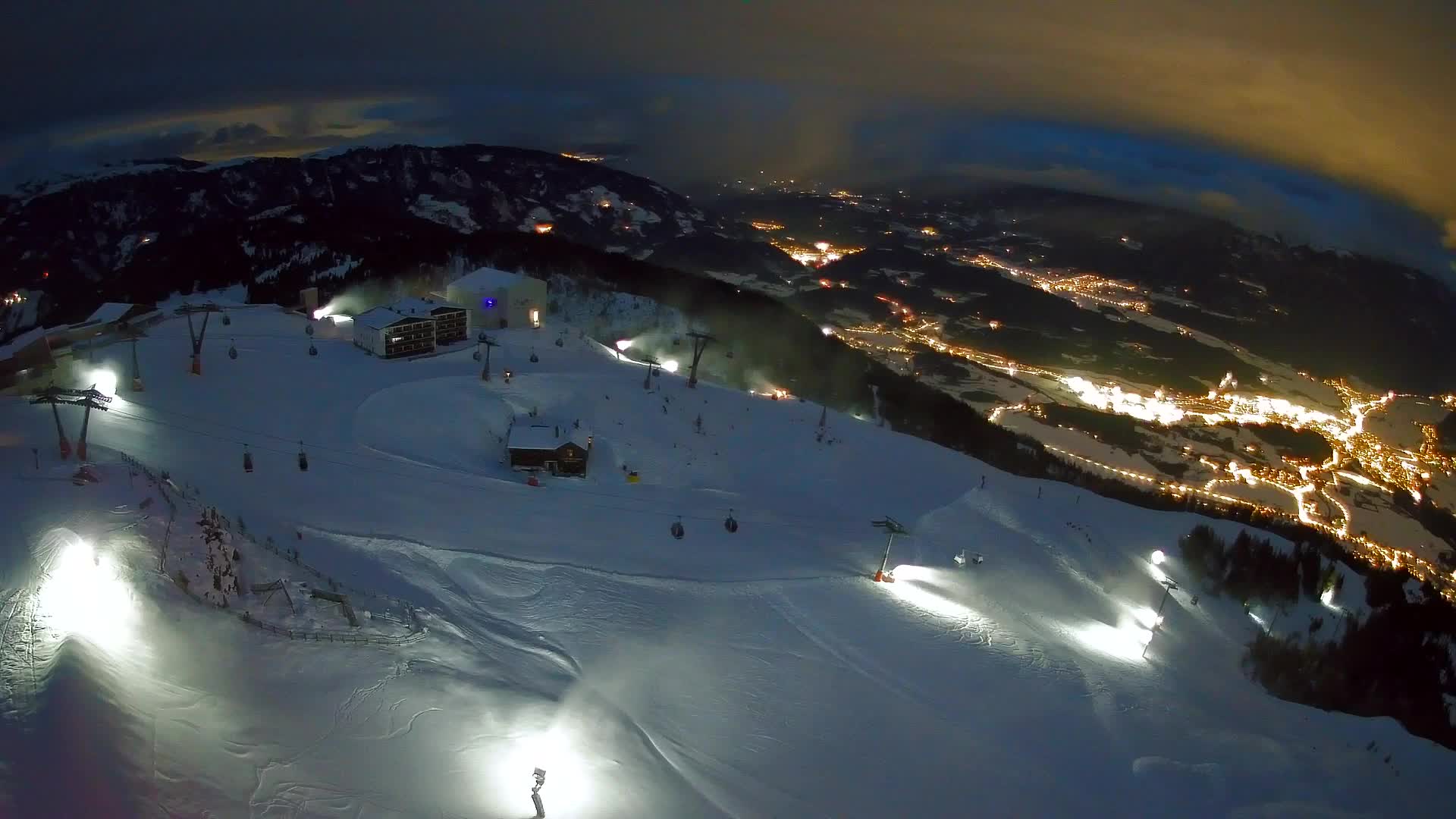Stazione sciistica di Plan de Corones | vista su Brunico