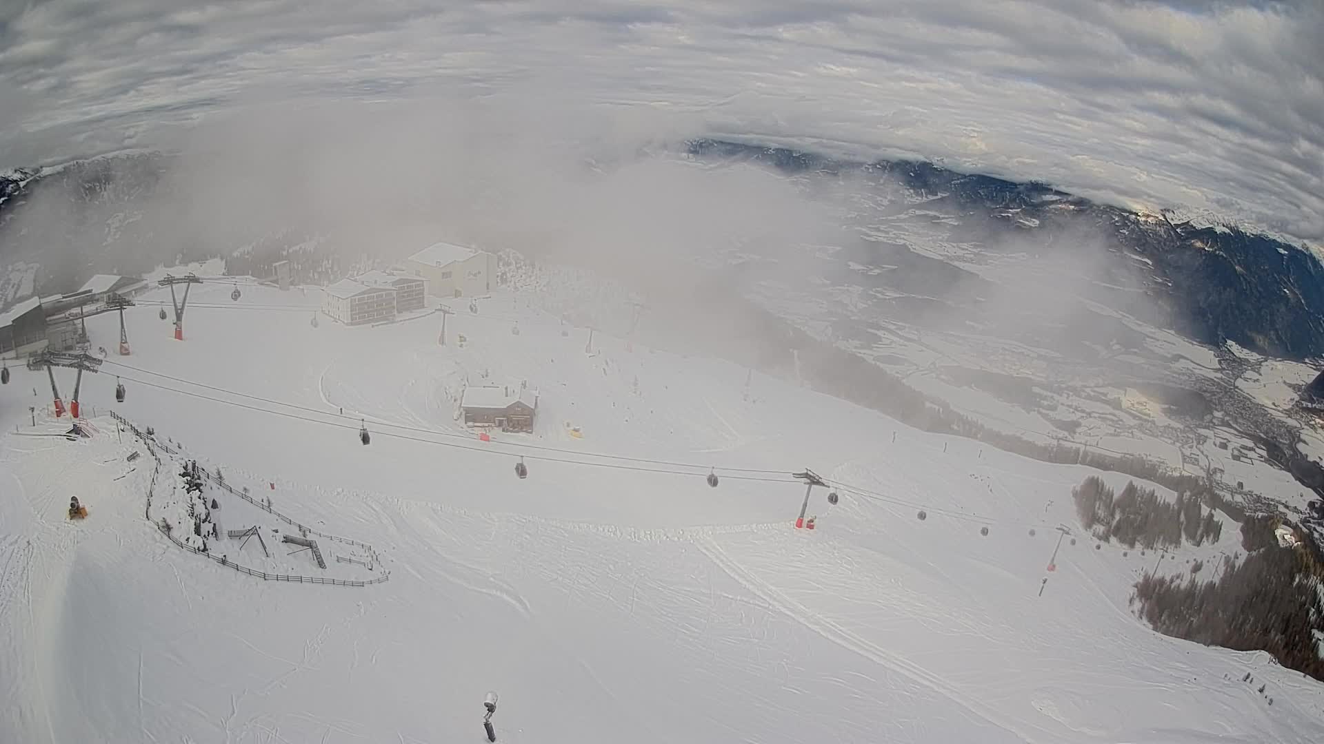 Stazione sciistica di Plan de Corones | vista su Brunico