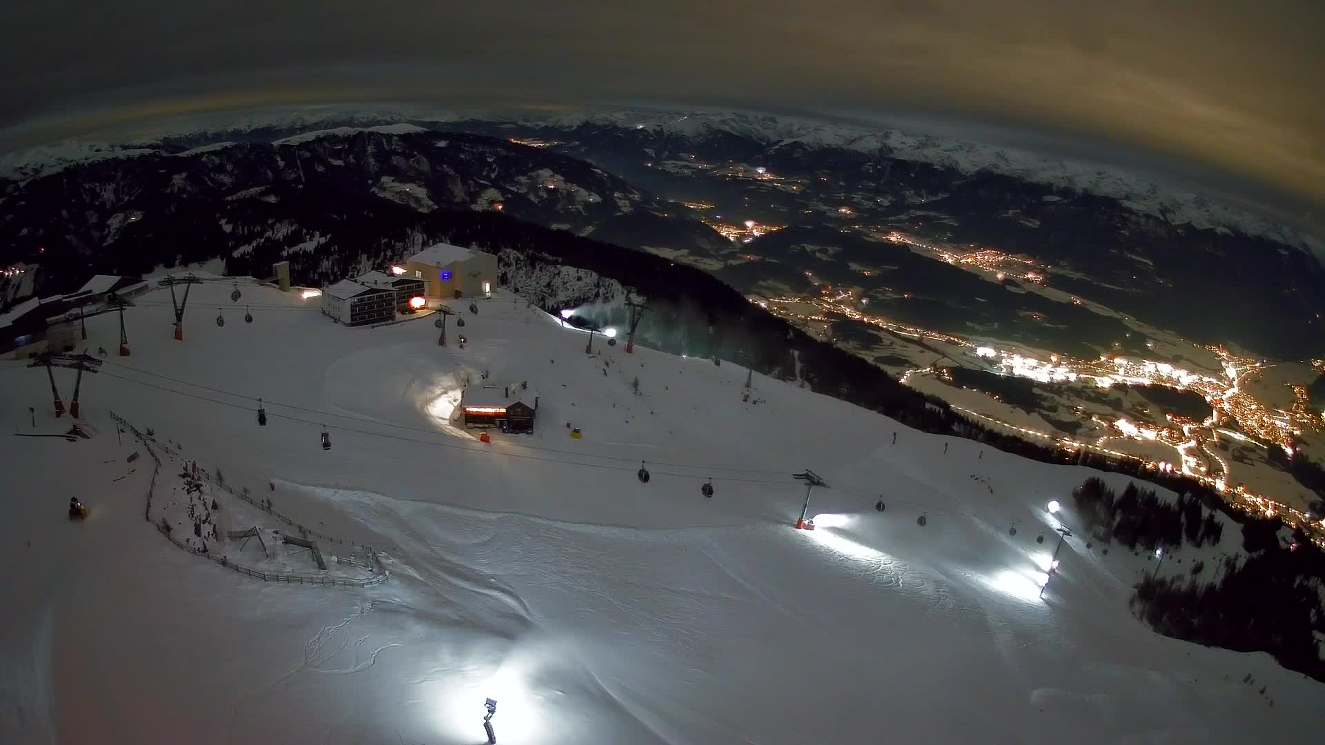 Stazione sciistica di Plan de Corones | vista su Brunico
