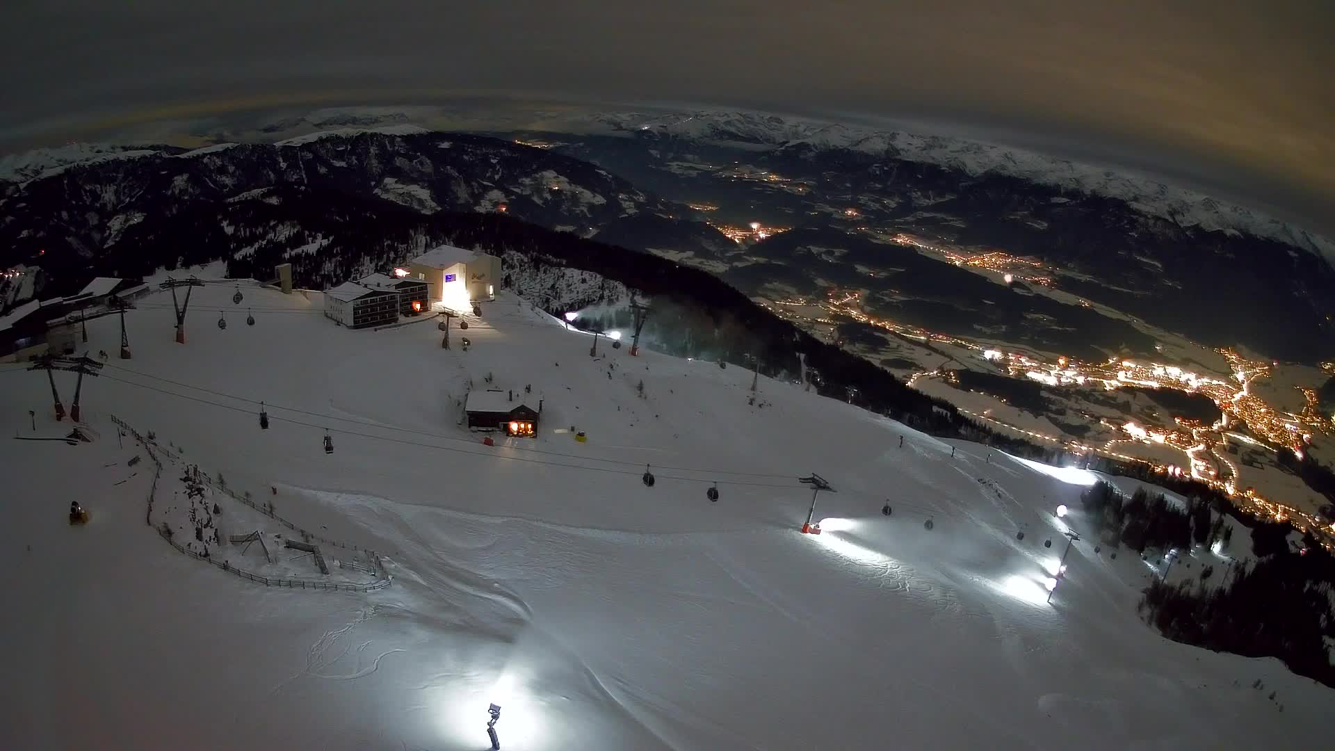 Stazione sciistica di Plan de Corones | vista su Brunico