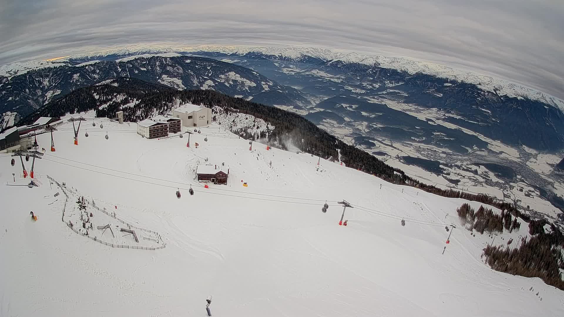 Skigebiet Kronplatz Gipfel | Blick auf Bruneck