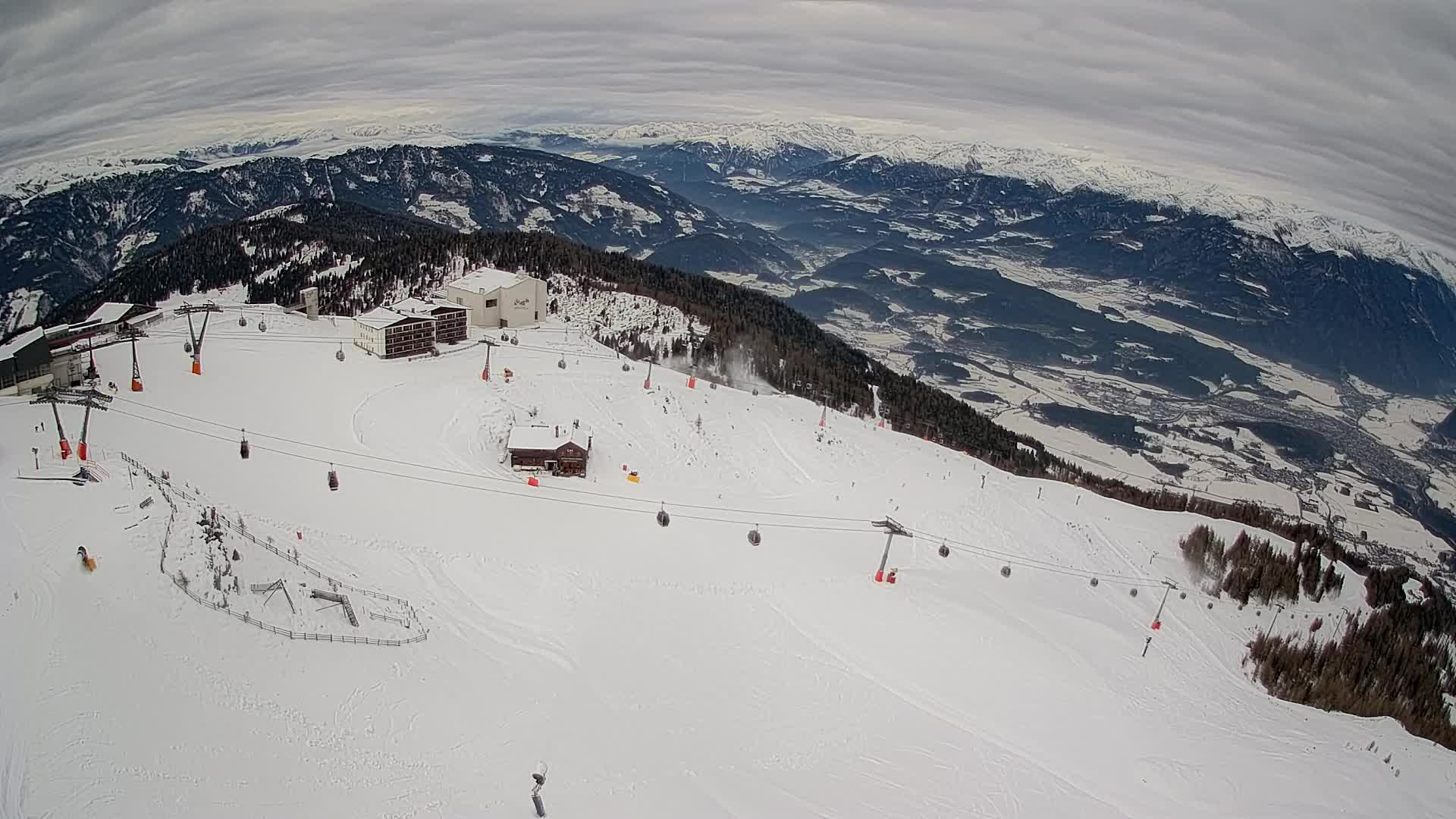 Station de ski Kronplatz sommet | vue sur Brunico