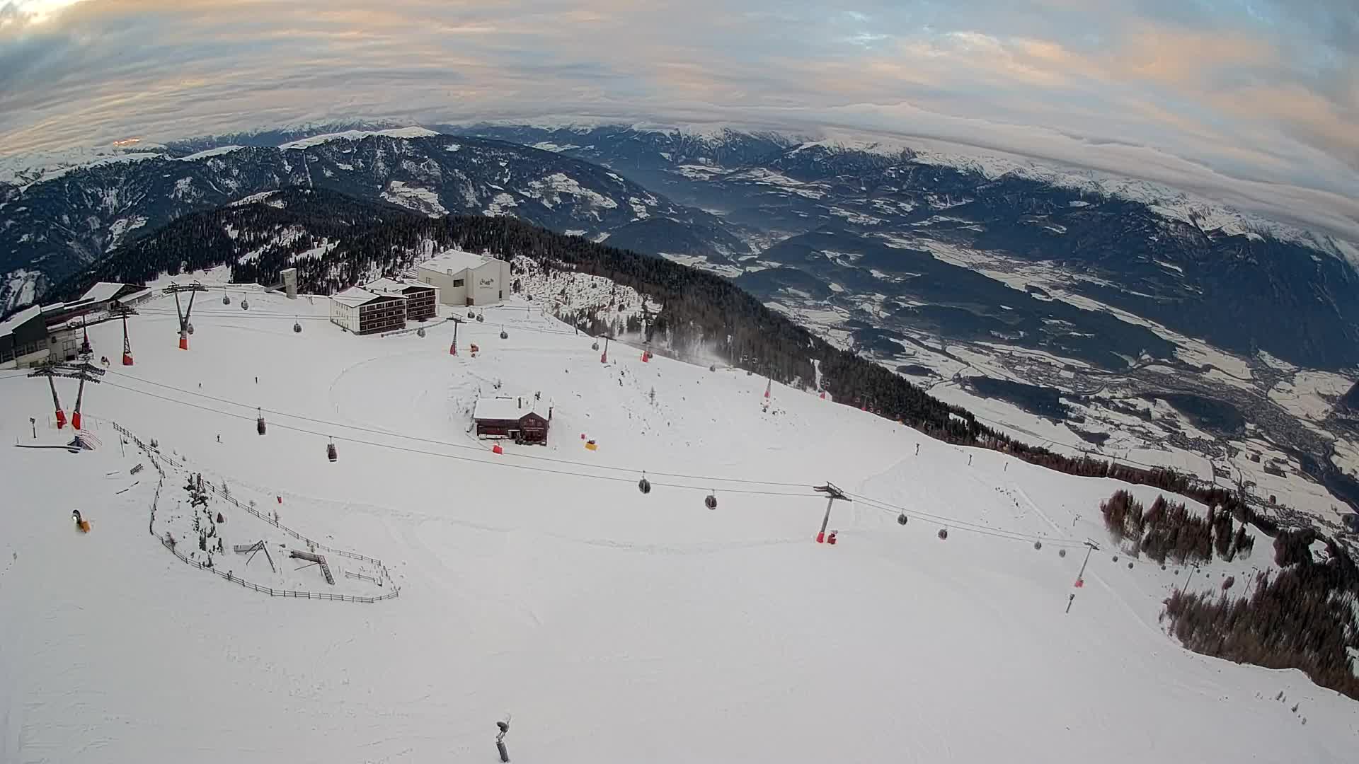 Skigebiet Kronplatz Gipfel | Blick auf Bruneck