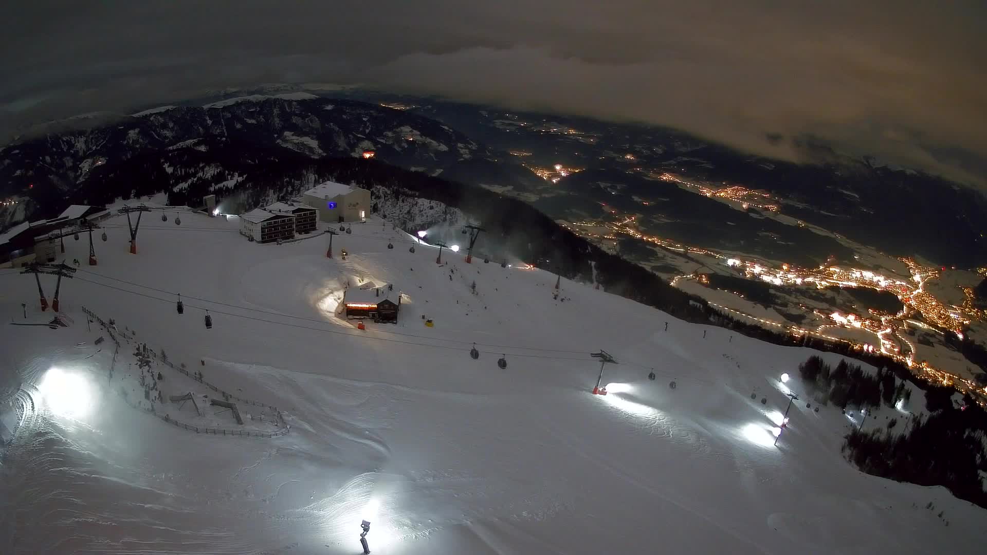 Skigebiet Kronplatz Gipfel | Blick auf Bruneck