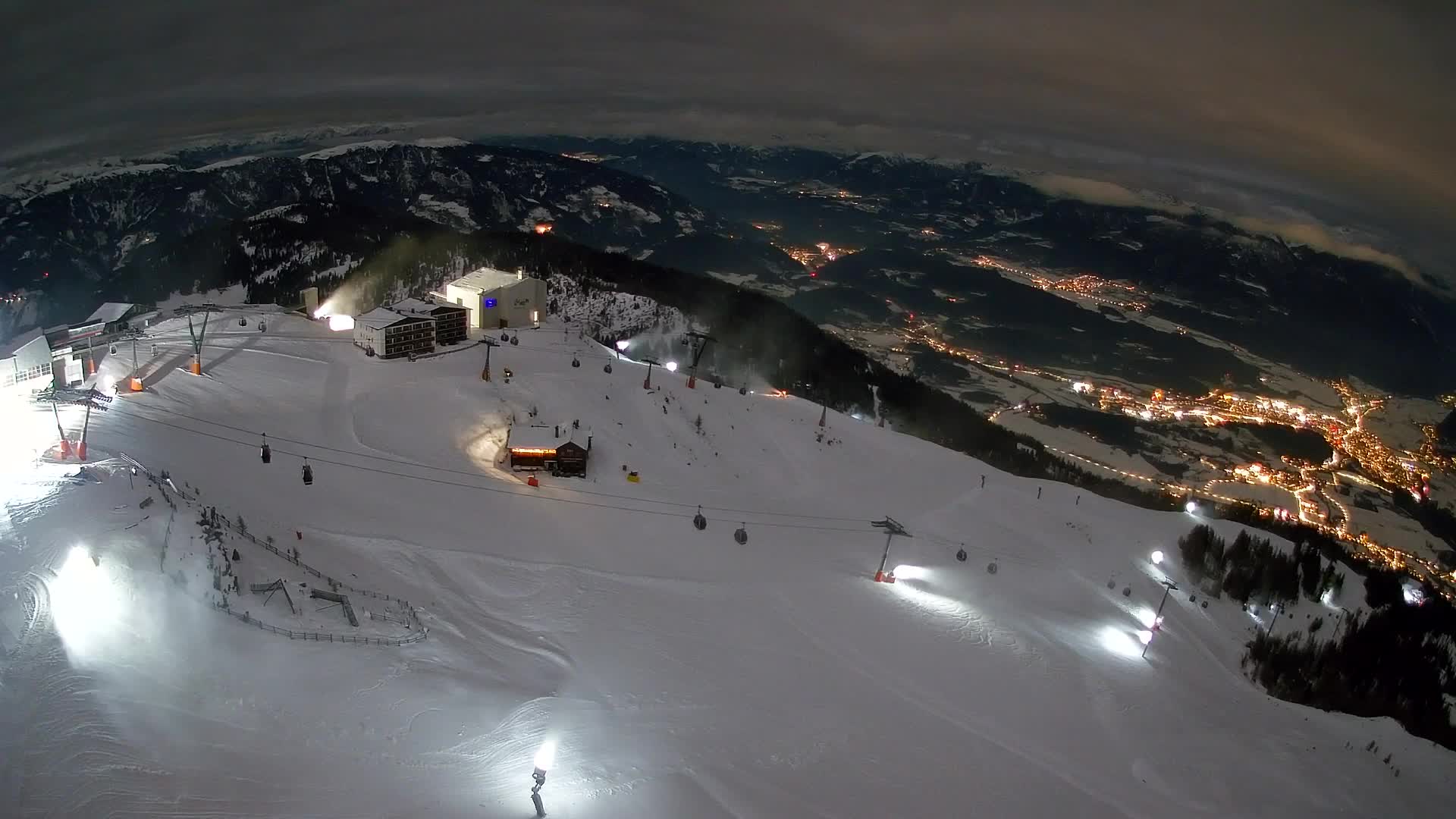 Cima estación de esquí Kronplatz | vista hacia Brunico