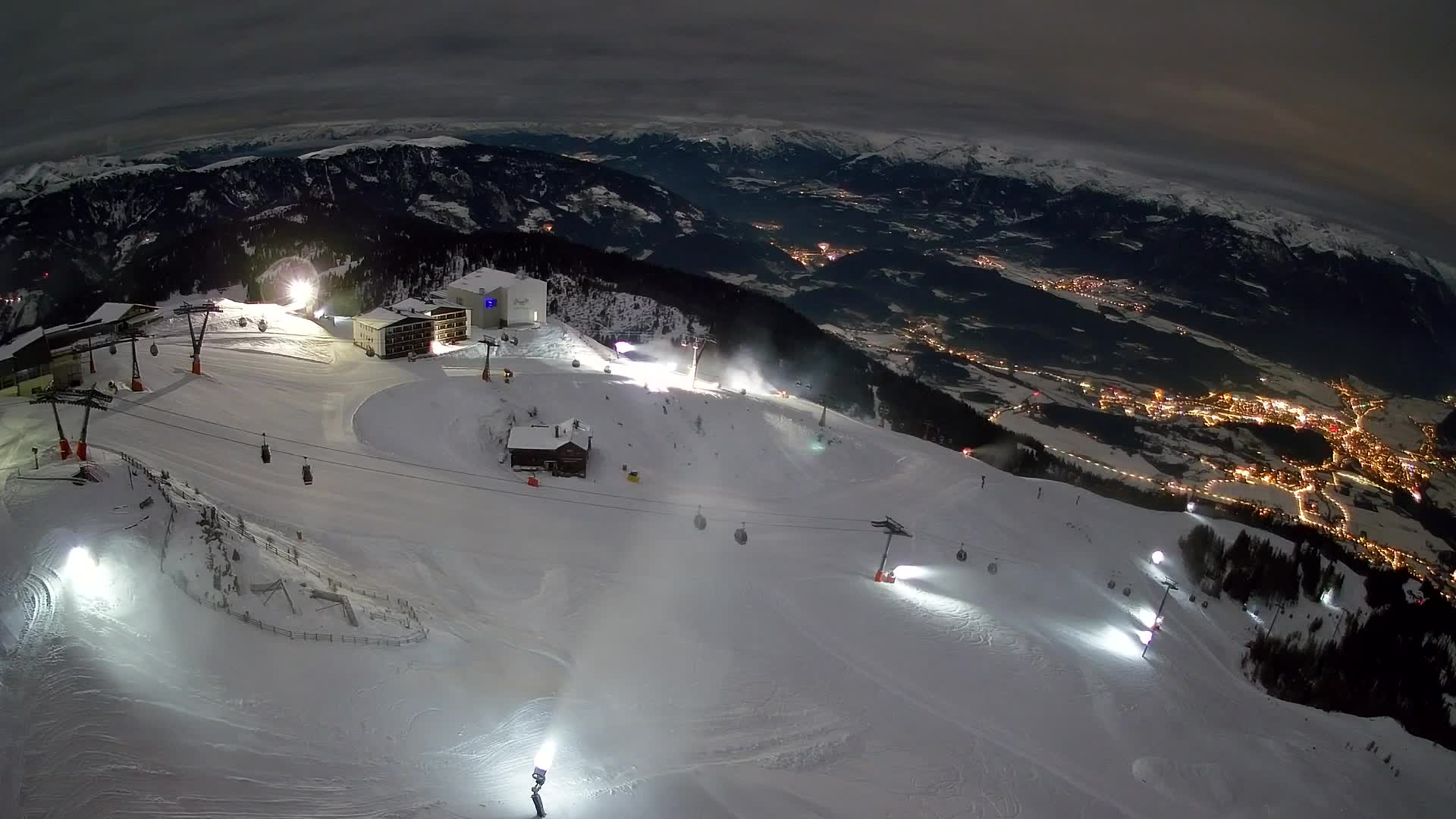 Station de ski Kronplatz sommet | vue sur Brunico