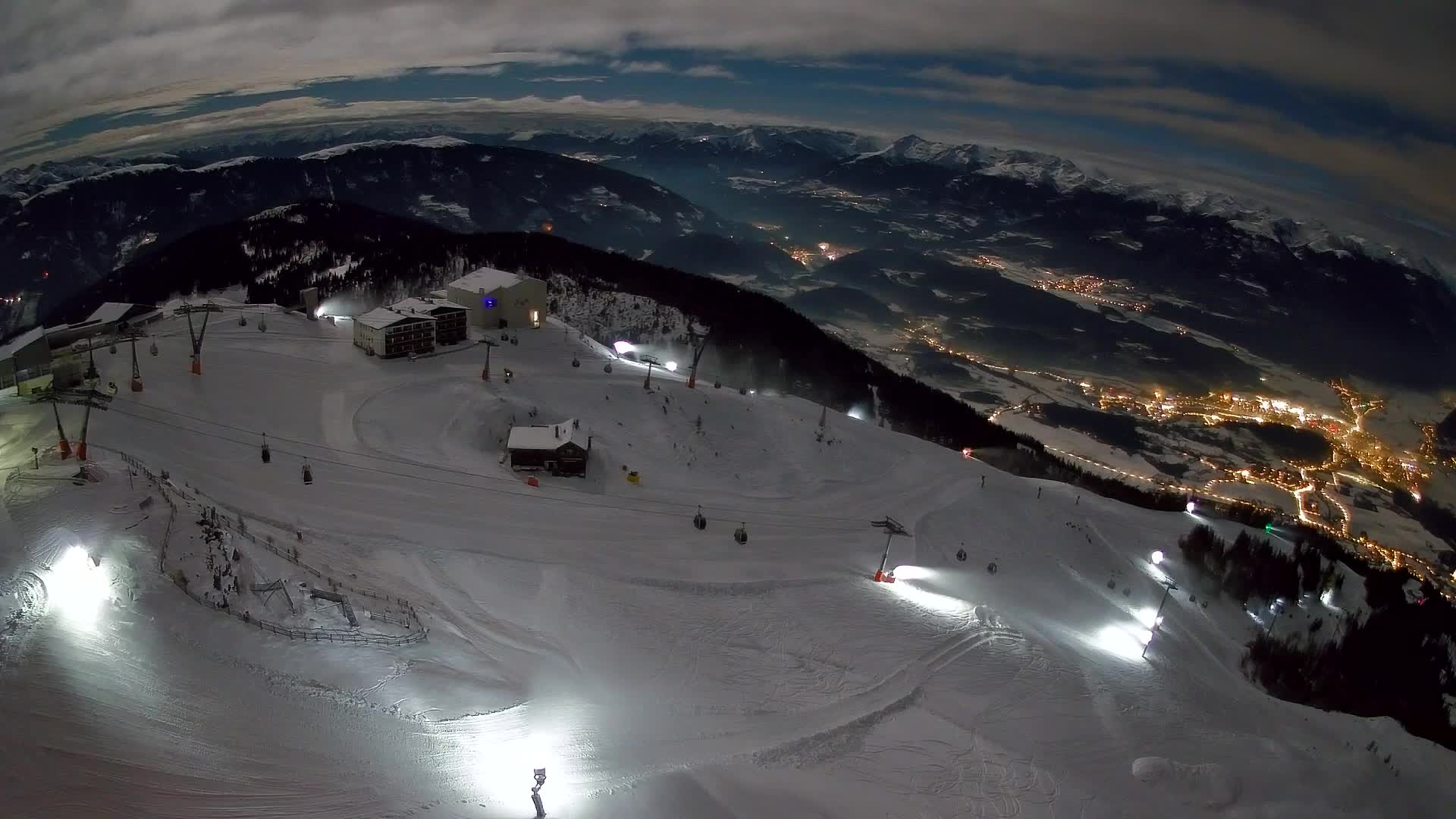 Station de ski Kronplatz sommet | vue sur Brunico
