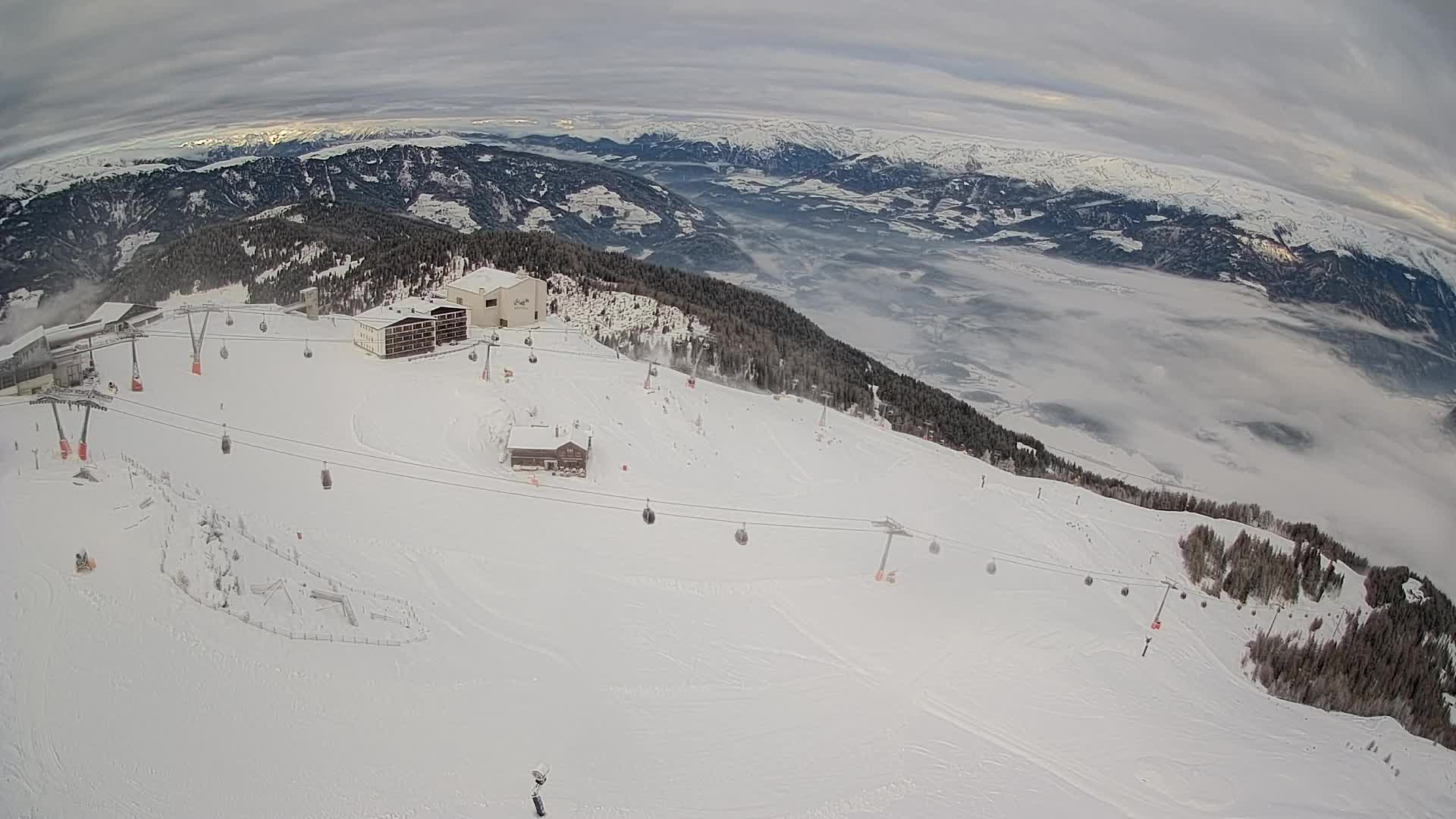 Skigebiet Kronplatz Gipfel | Blick auf Bruneck