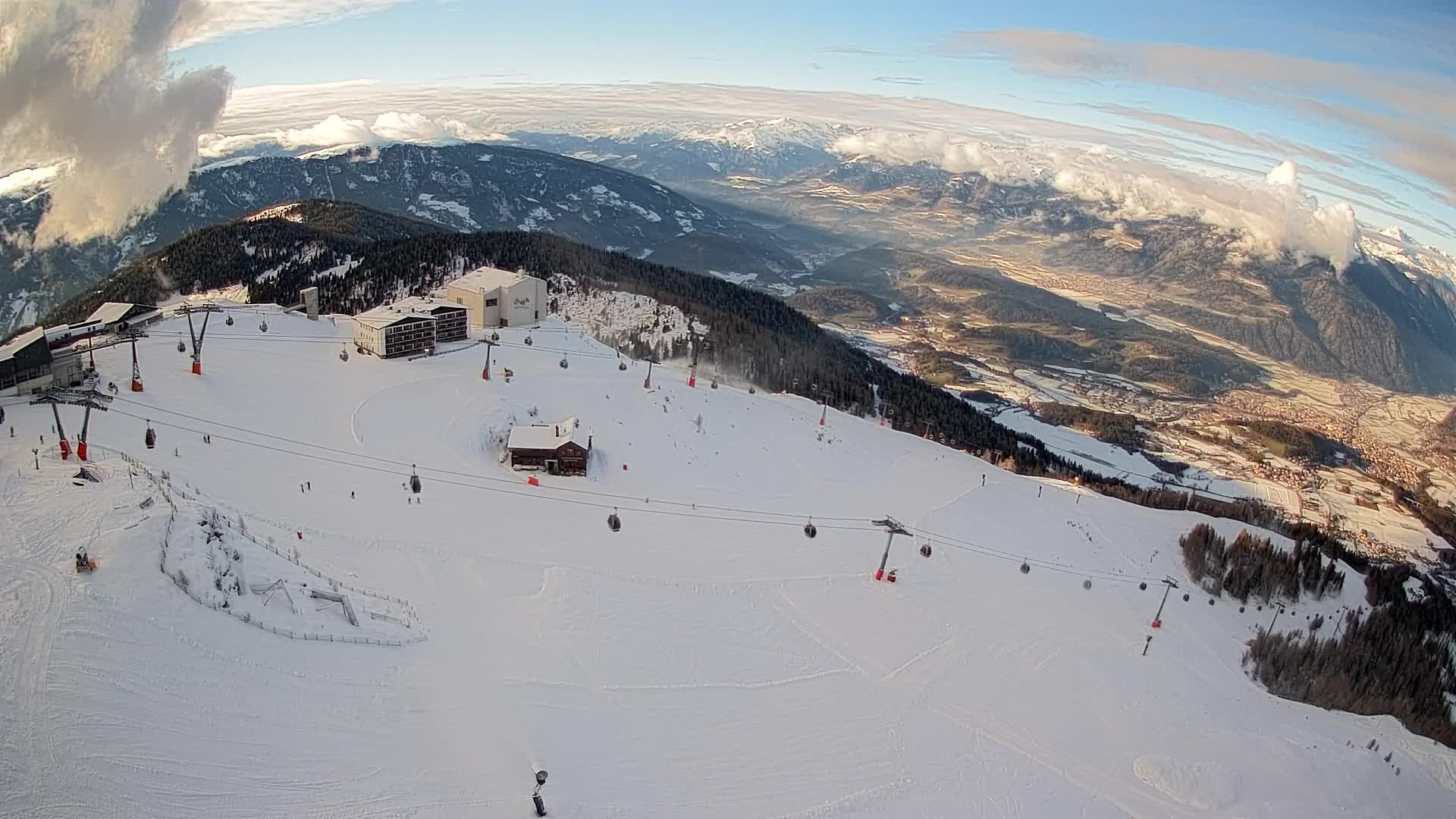 Stazione sciistica di Plan de Corones | vista su Brunico