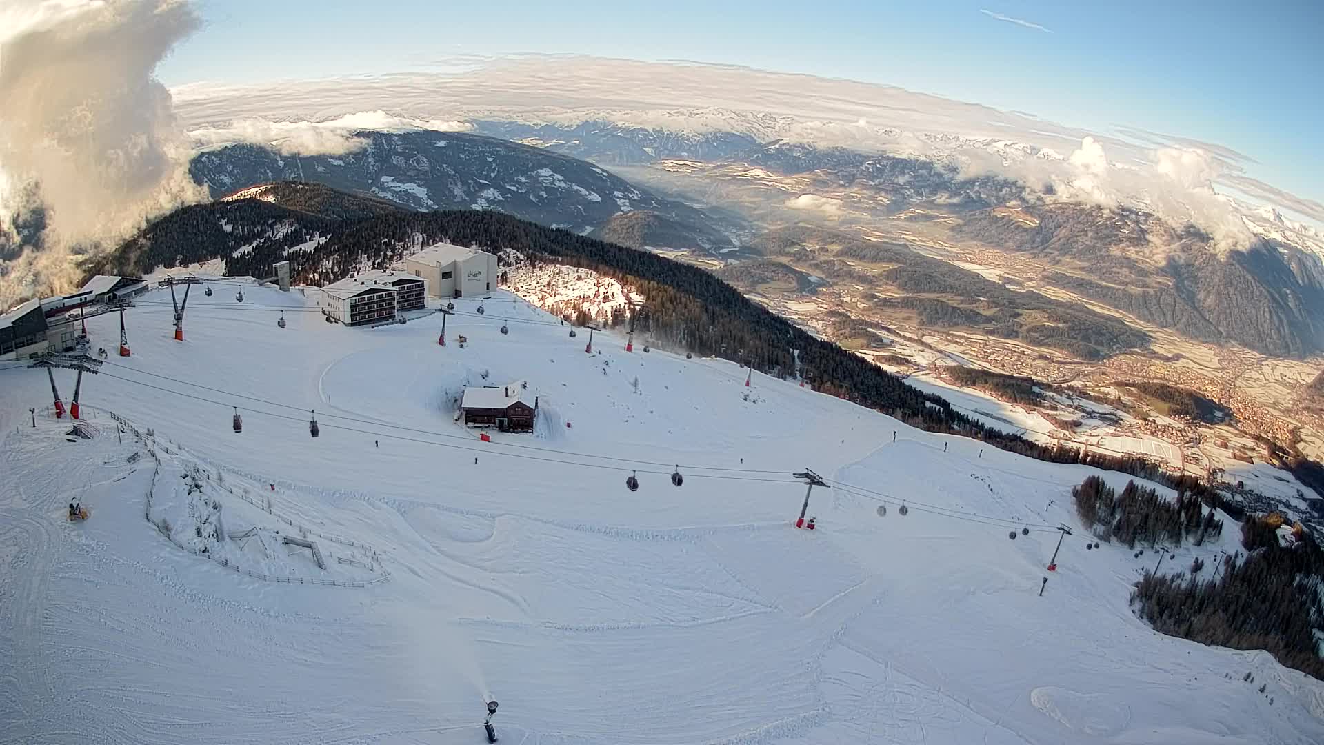 Skigebiet Kronplatz Gipfel | Blick auf Bruneck