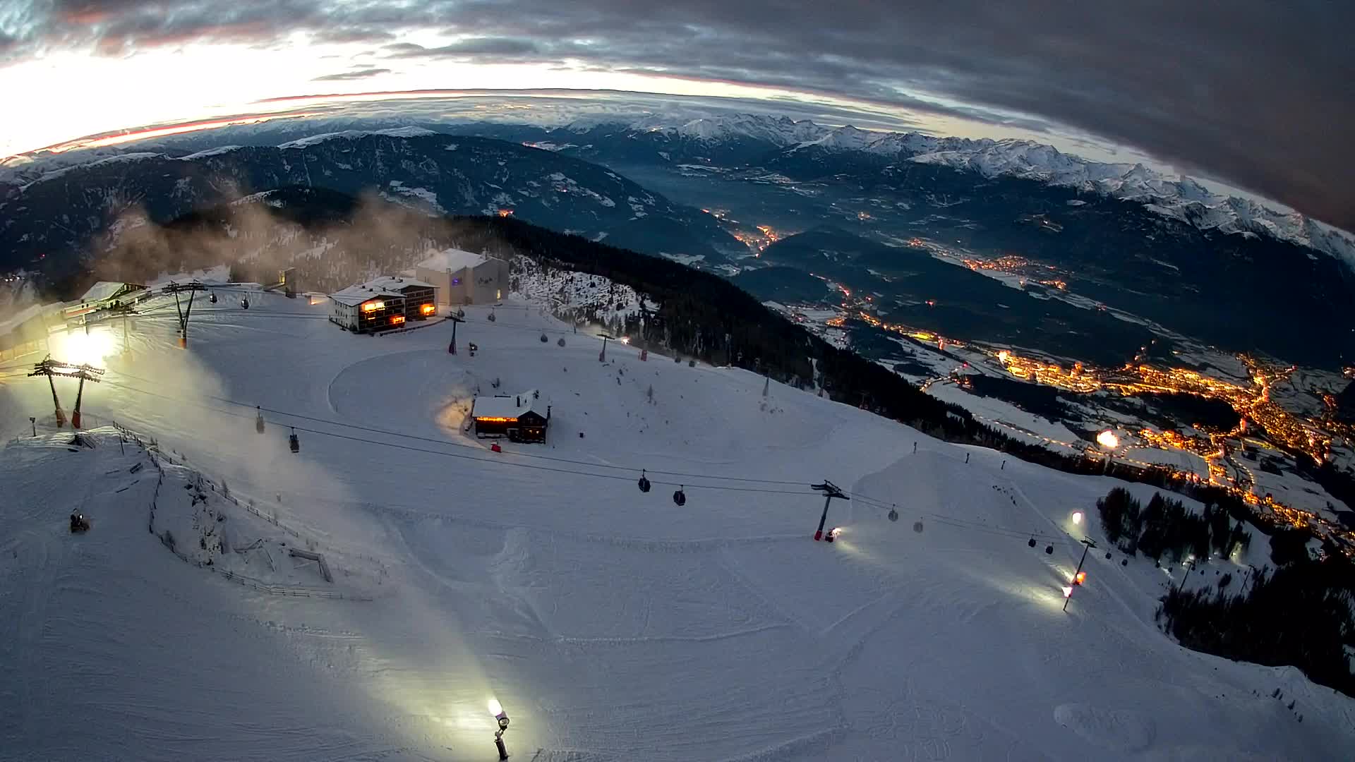 Skigebiet Kronplatz Gipfel | Blick auf Bruneck