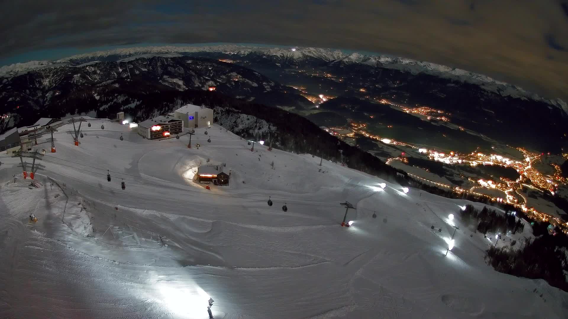 Stazione sciistica di Plan de Corones | vista su Brunico