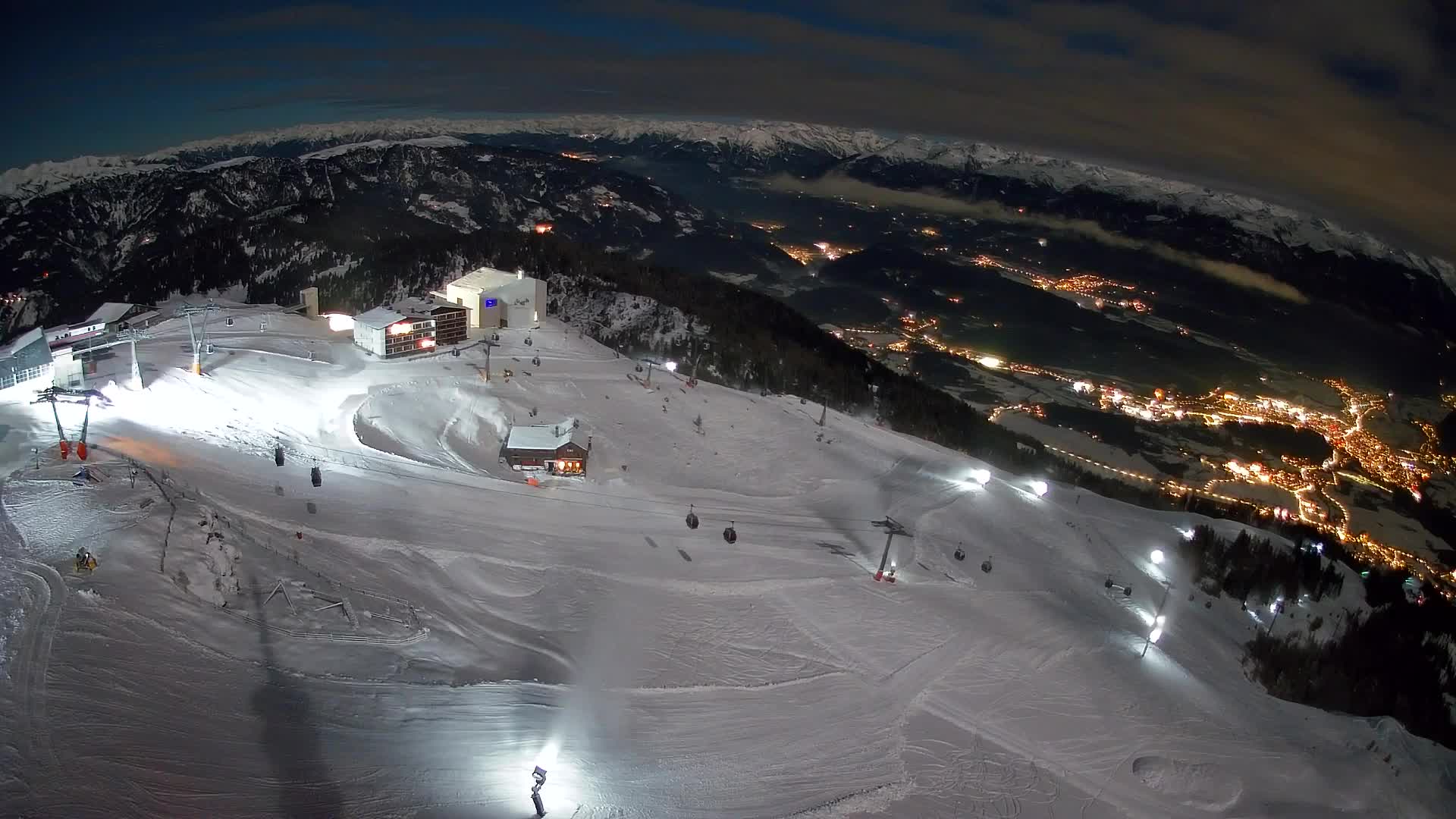 Cima estación de esquí Kronplatz | vista hacia Brunico