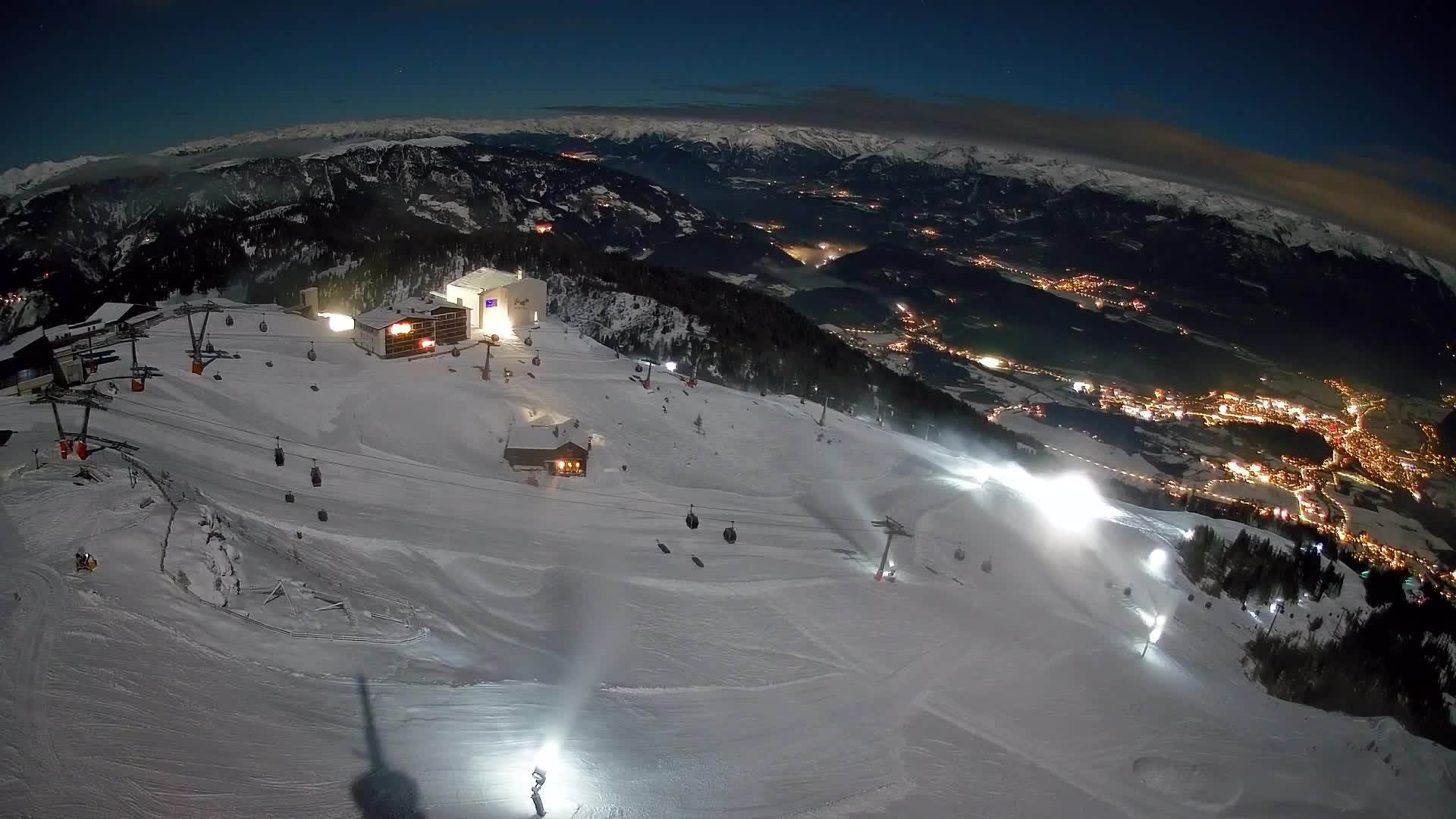 Cima estación de esquí Kronplatz | vista hacia Brunico