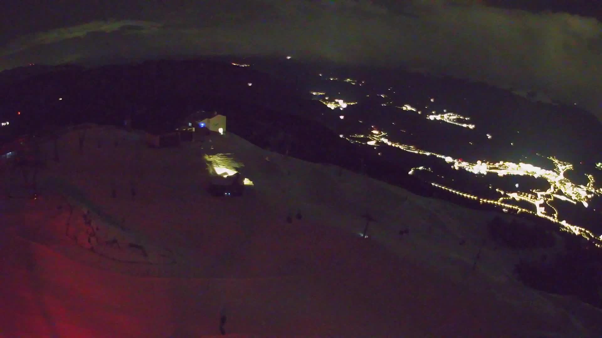 Cima estación de esquí Kronplatz | vista hacia Brunico