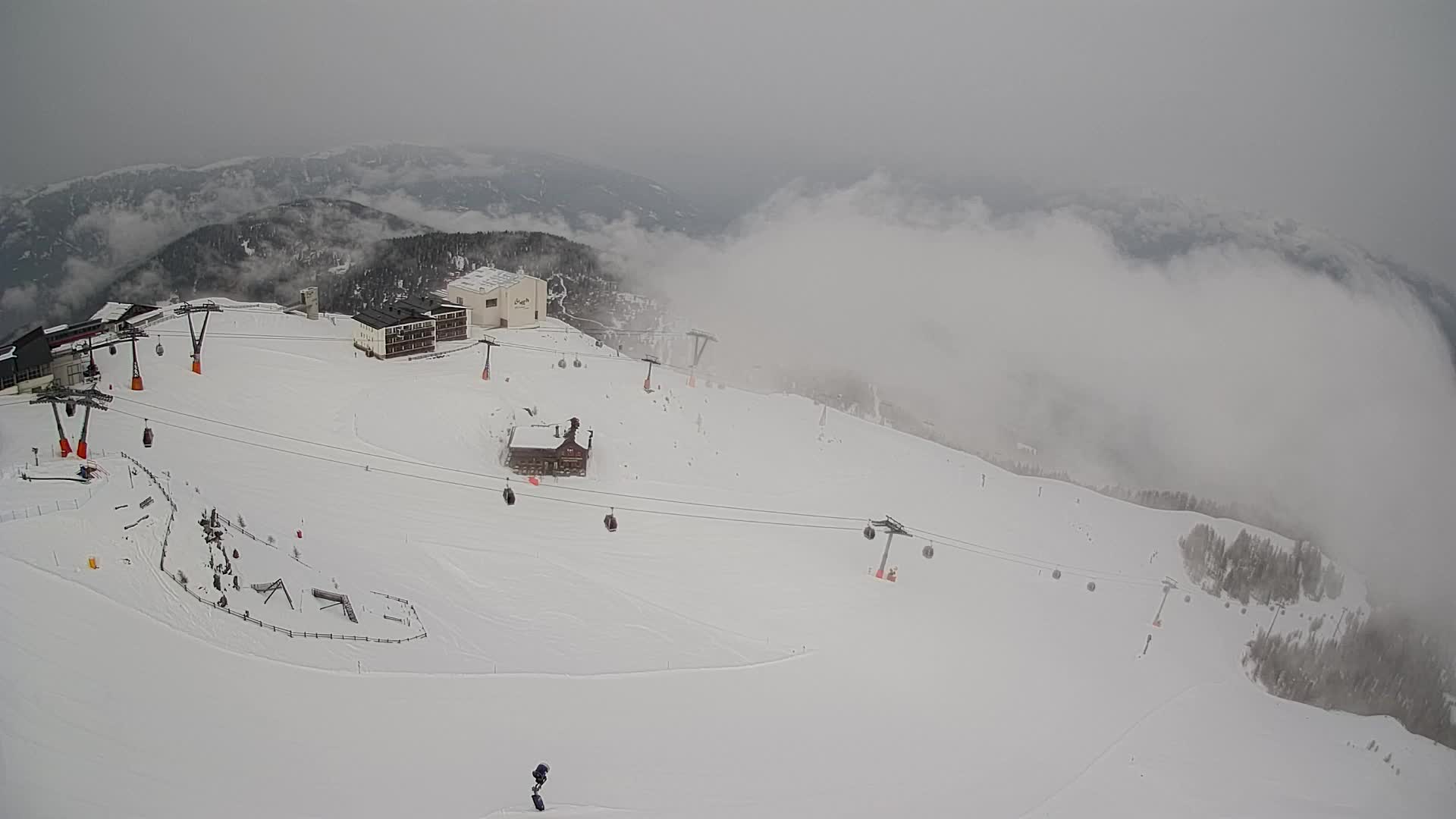 Cima estación de esquí Kronplatz | vista hacia Brunico