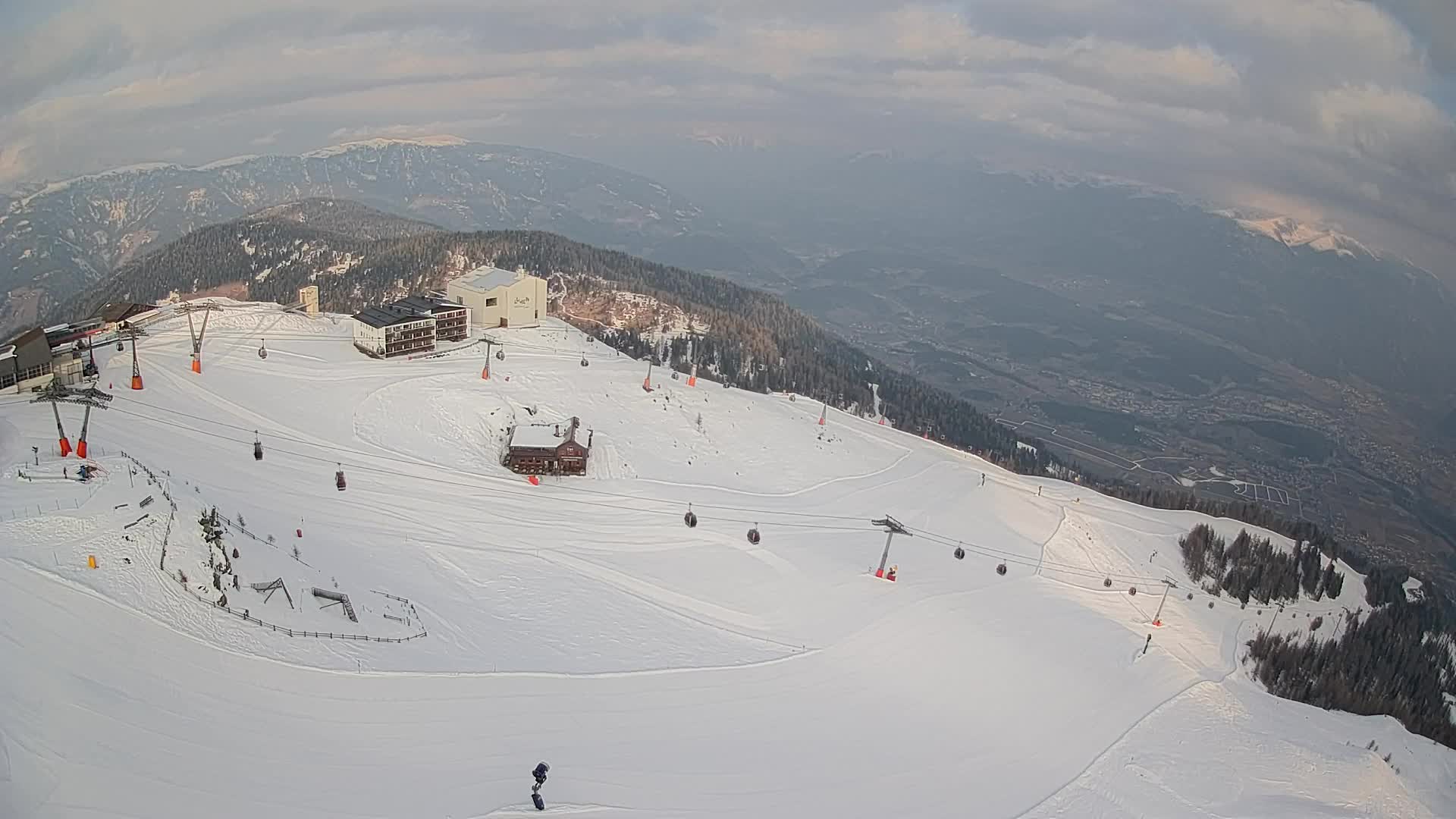 Stazione sciistica di Plan de Corones | vista su Brunico