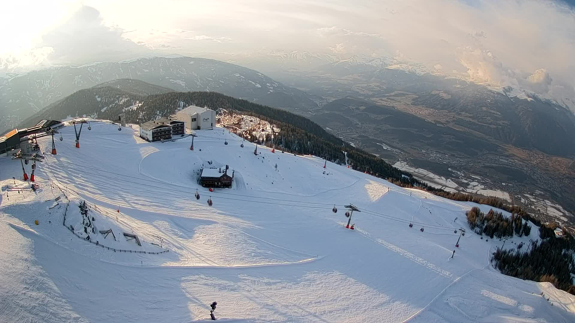 Skigebiet Kronplatz Gipfel | Blick auf Bruneck