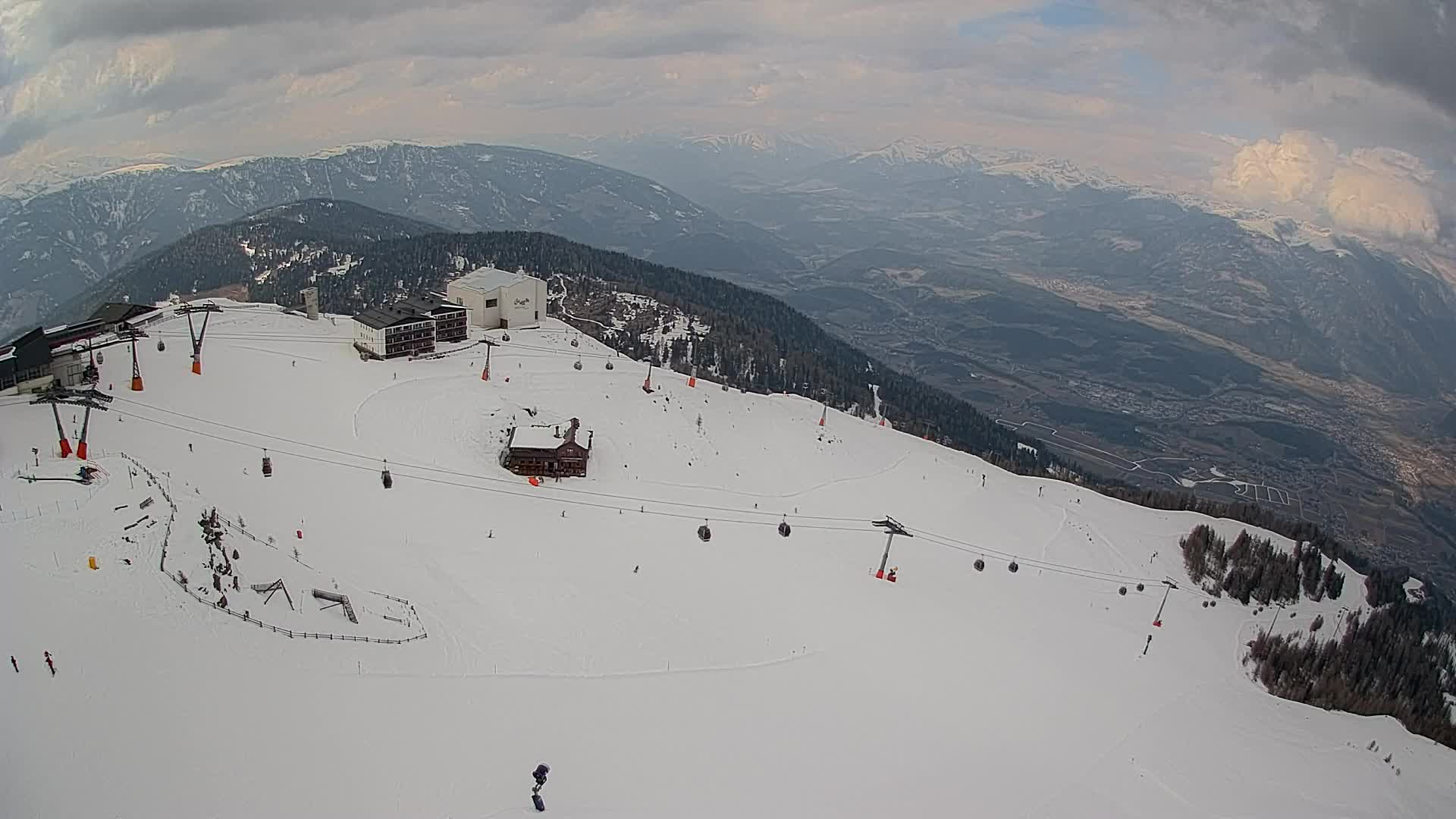 Skigebiet Kronplatz Gipfel | Blick auf Bruneck