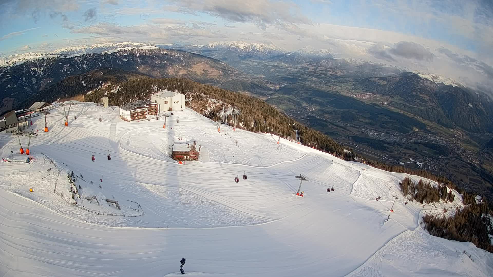 Stazione sciistica di Plan de Corones | vista su Brunico