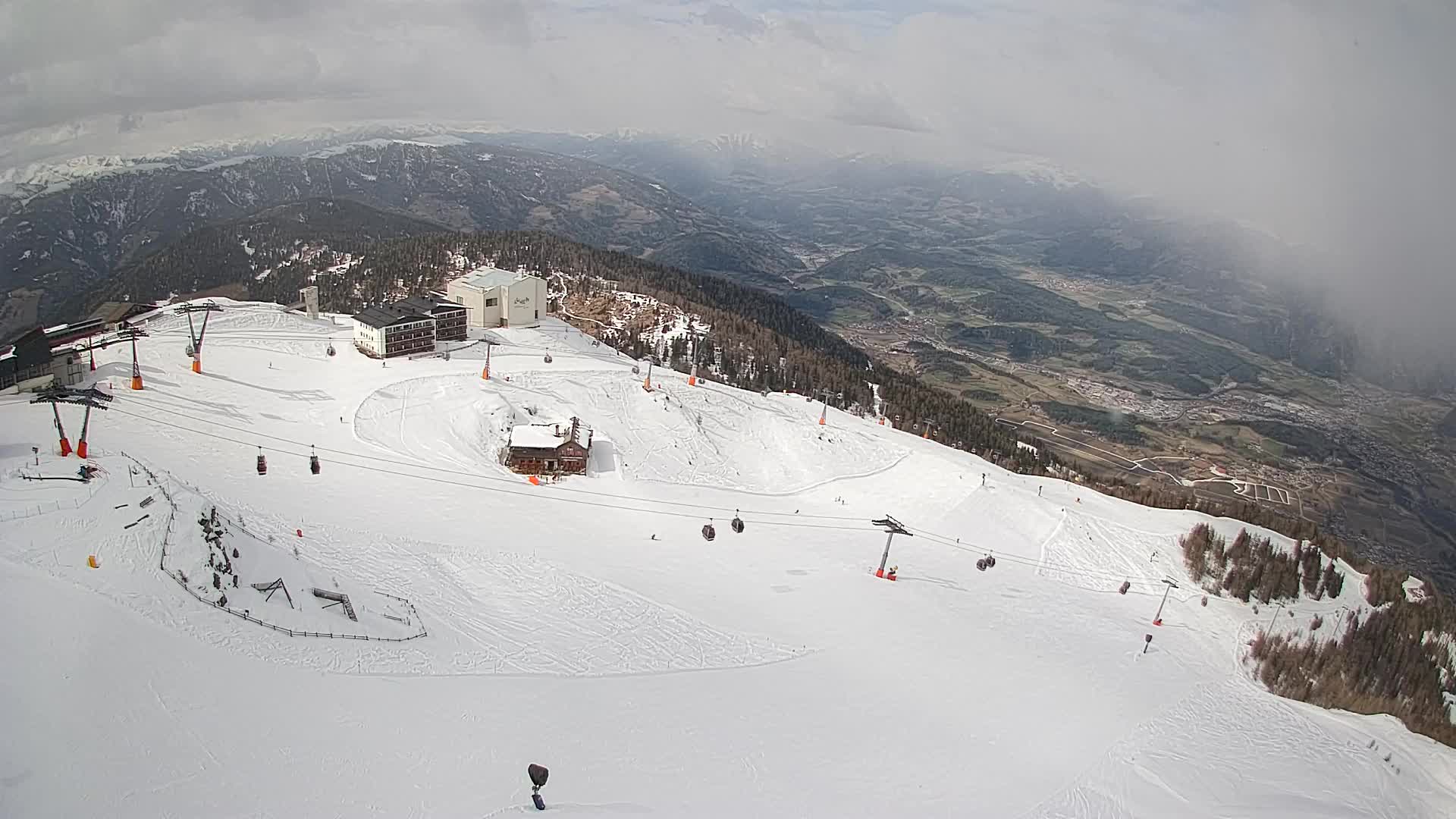 Station de ski Kronplatz sommet | vue sur Brunico