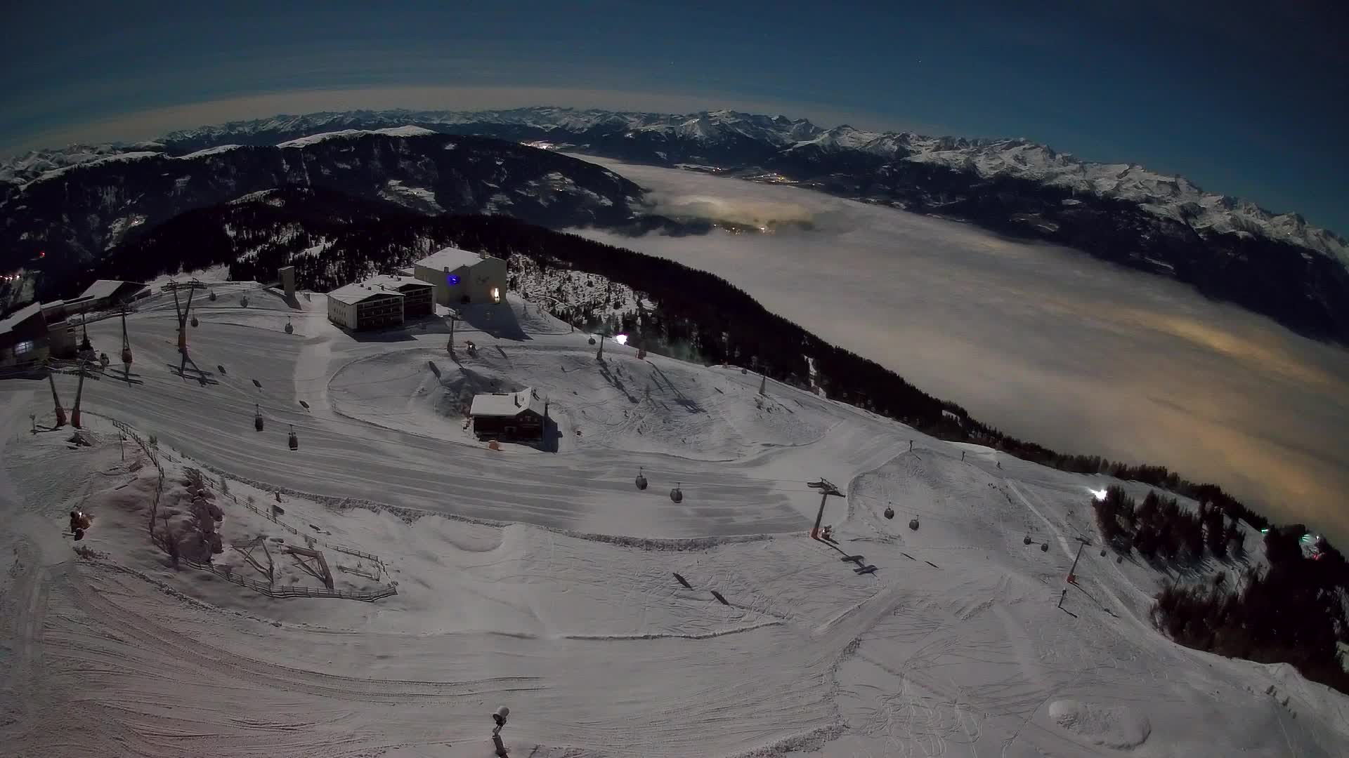 Skigebiet Kronplatz Gipfel | Blick auf Bruneck