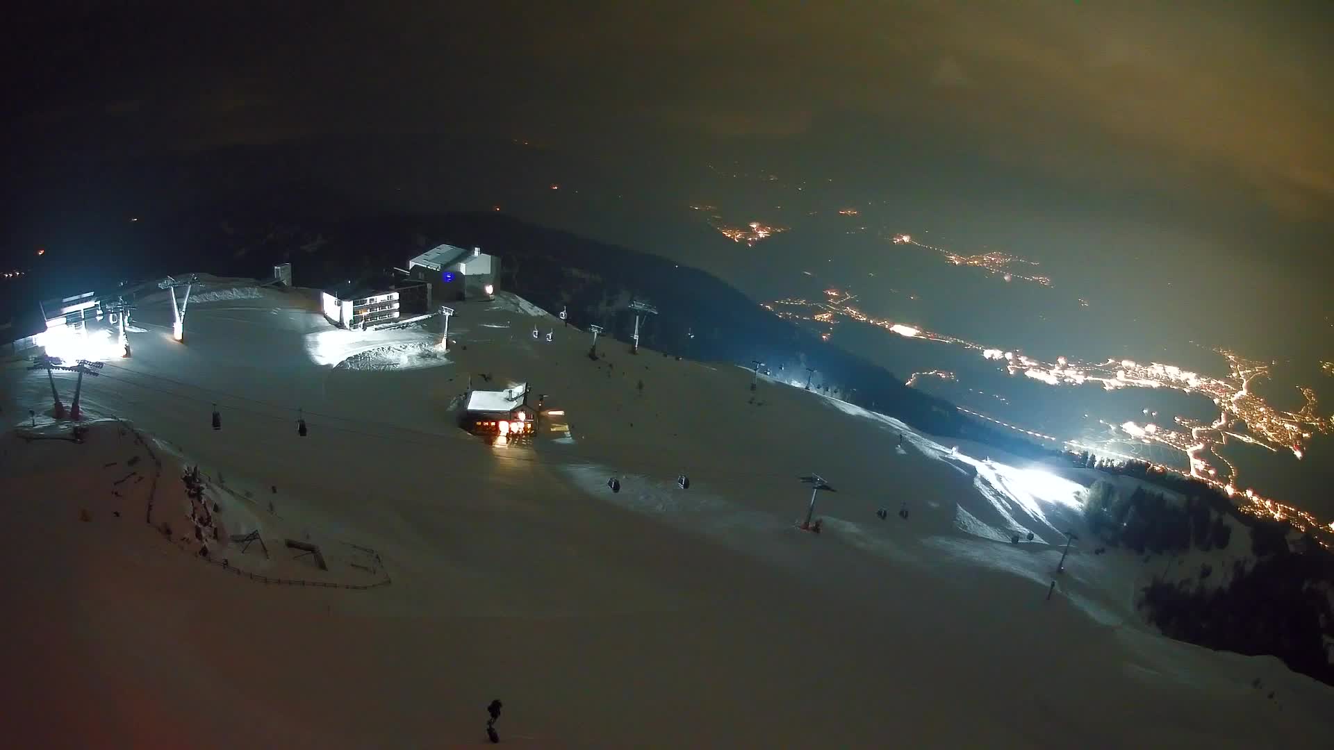 Cima estación de esquí Kronplatz | vista hacia Brunico