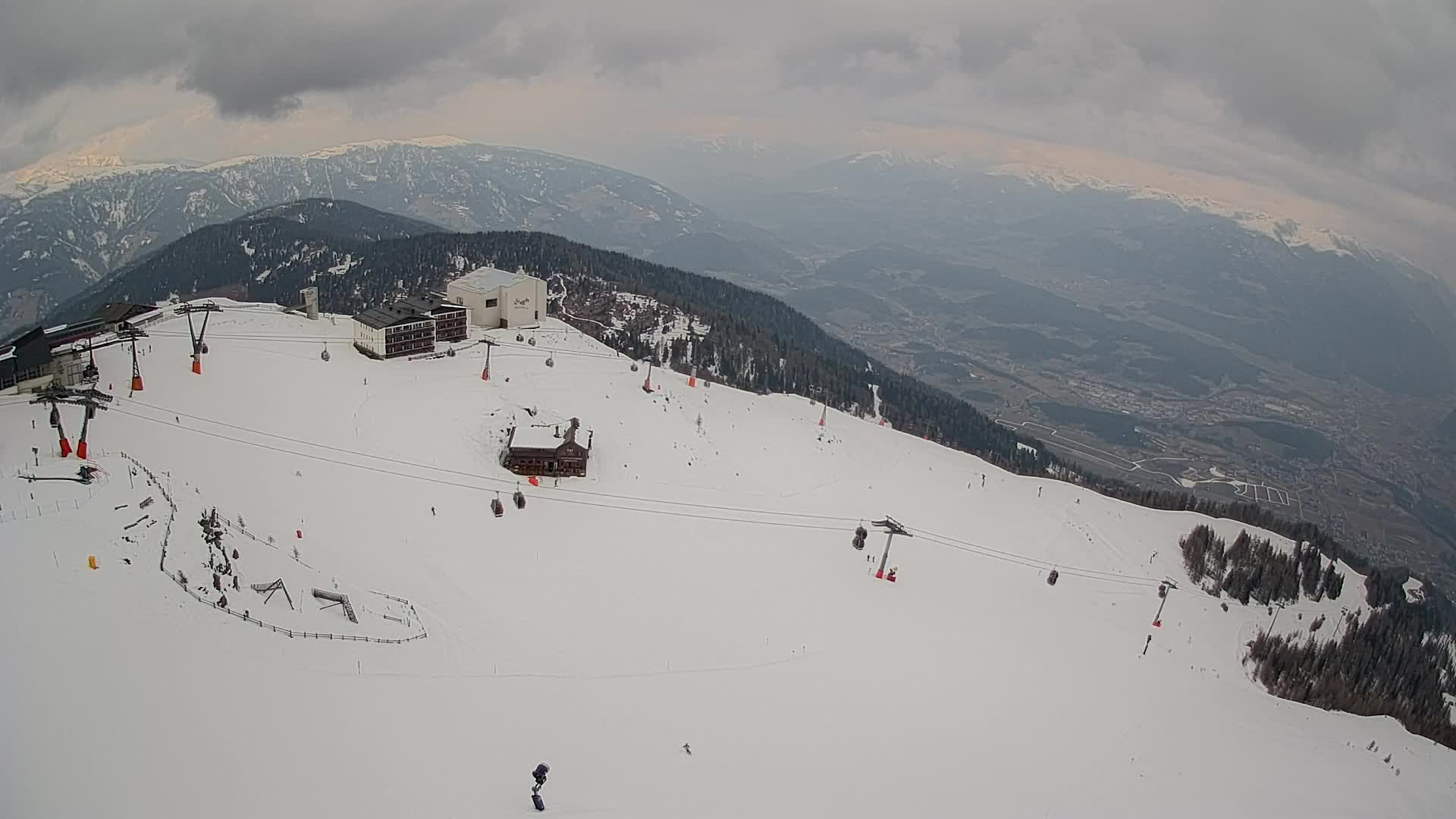 Stazione sciistica di Plan de Corones | vista su Brunico