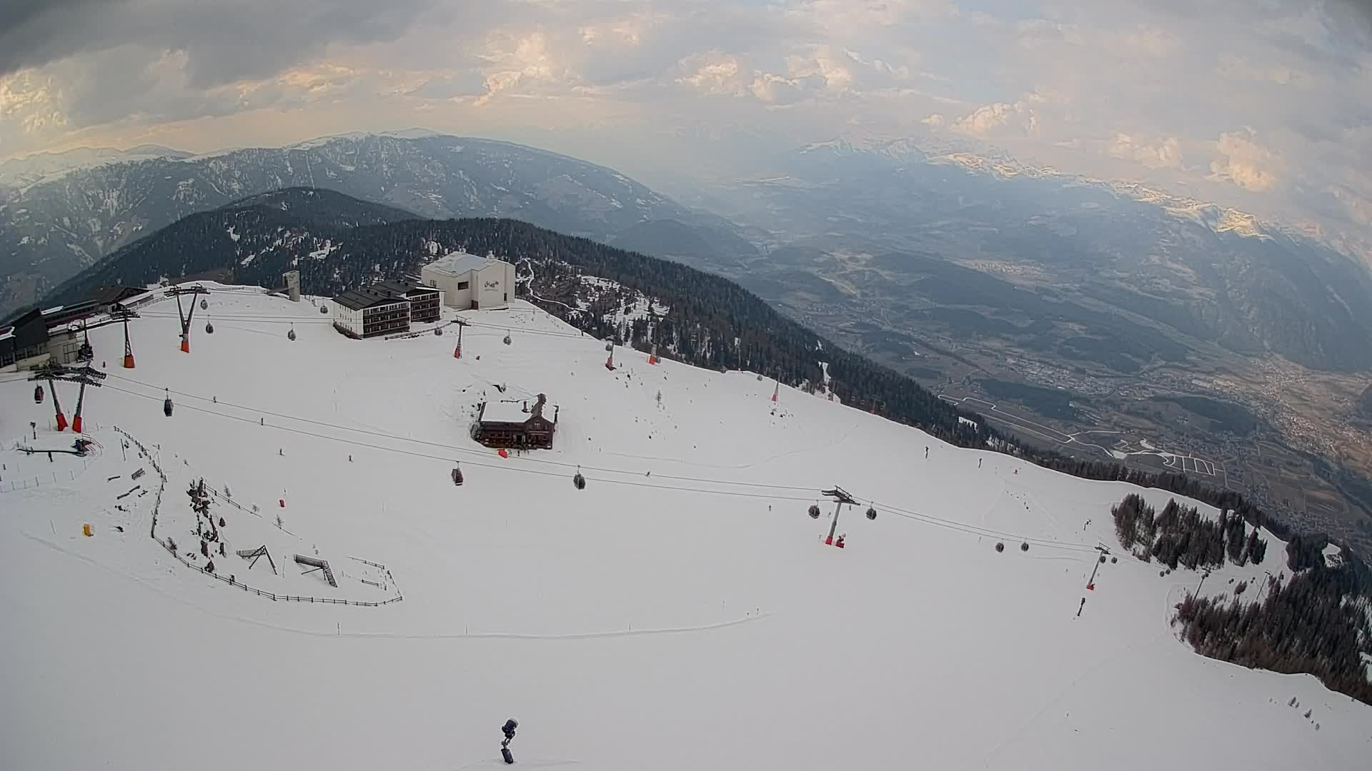Station de ski Kronplatz sommet | vue sur Brunico