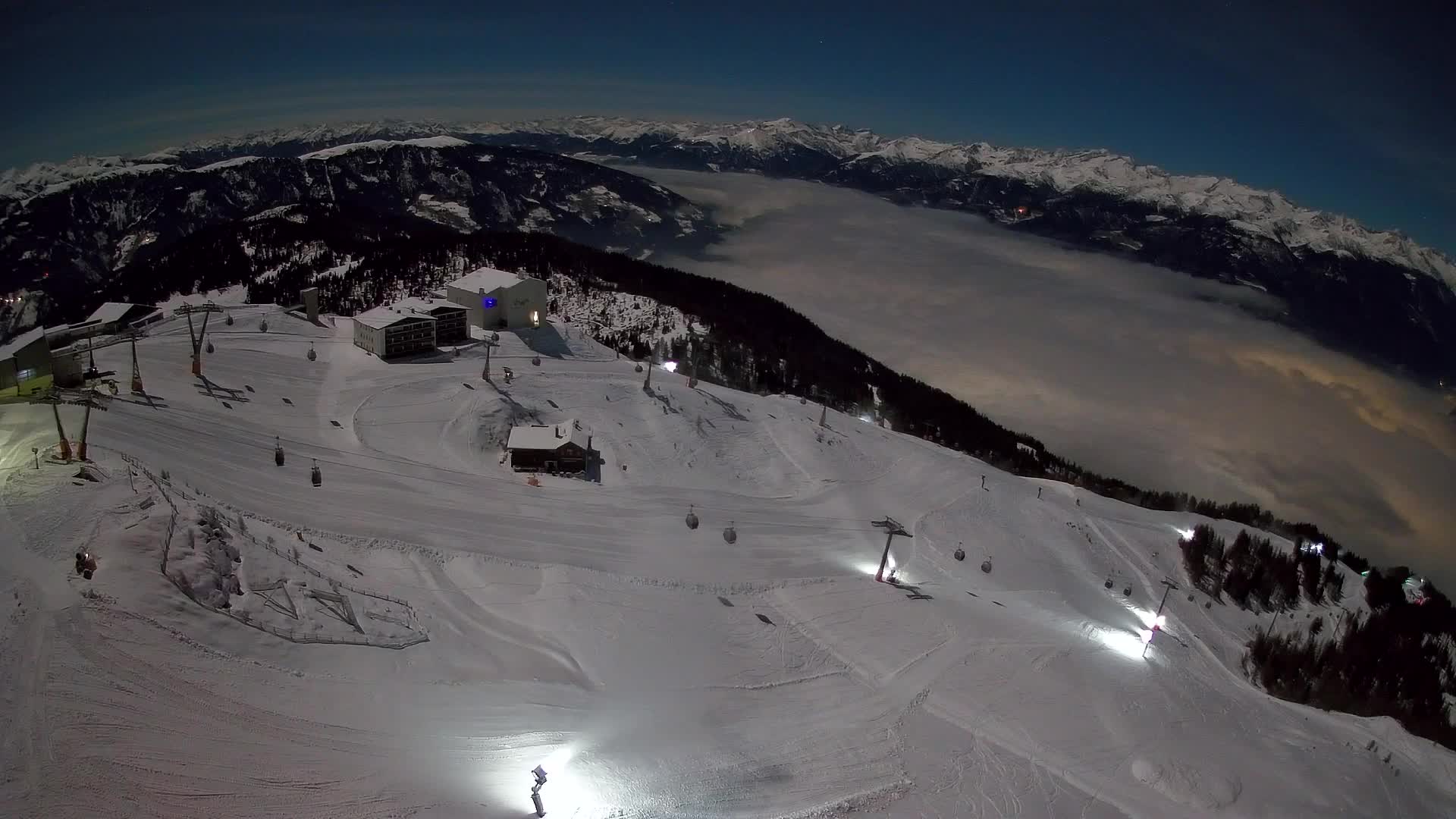 Skigebiet Kronplatz Gipfel | Blick auf Bruneck