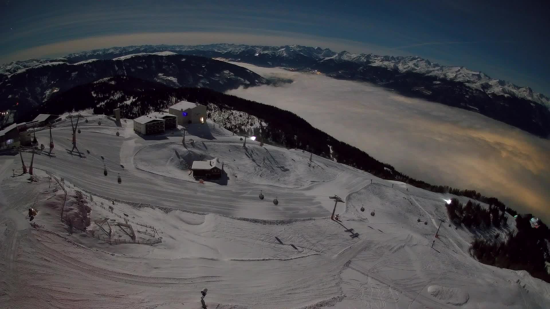 Skigebiet Kronplatz Gipfel | Blick auf Bruneck