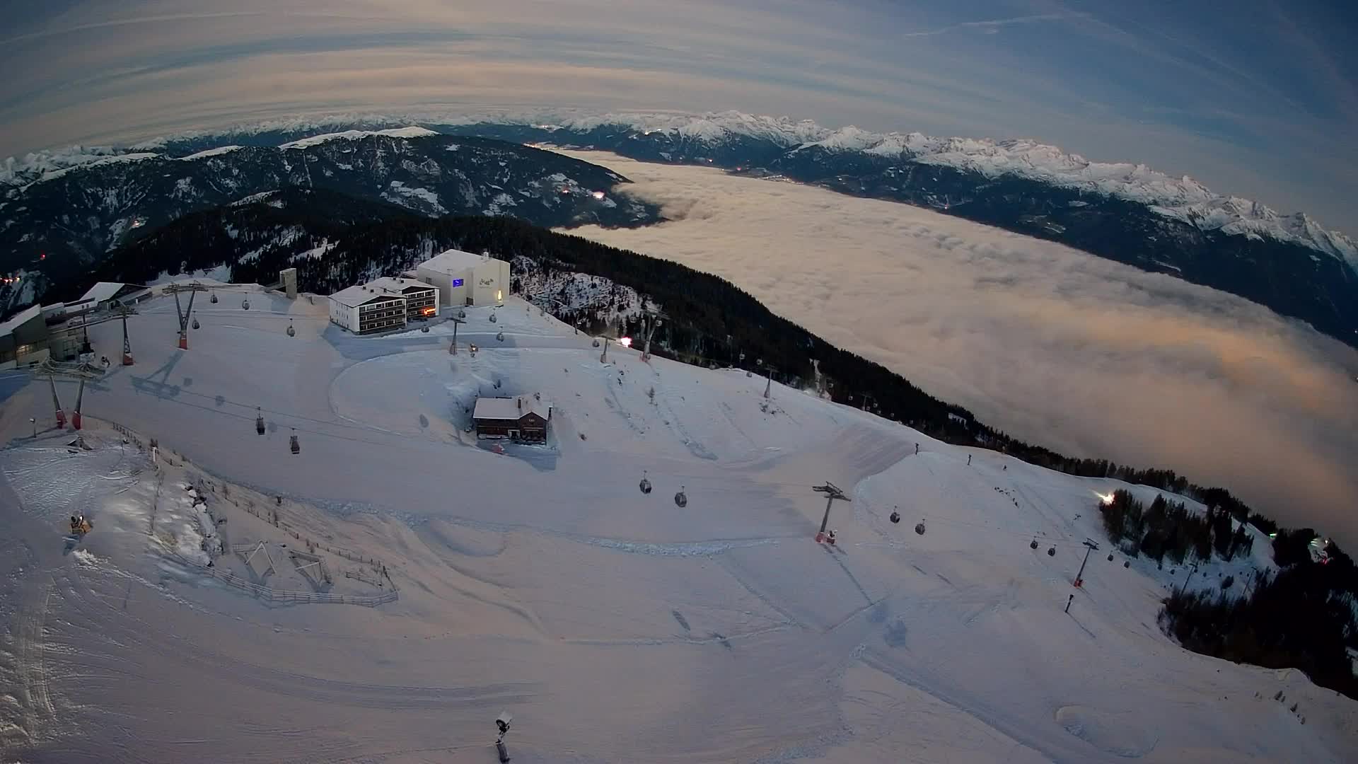 Stazione sciistica di Plan de Corones | vista su Brunico