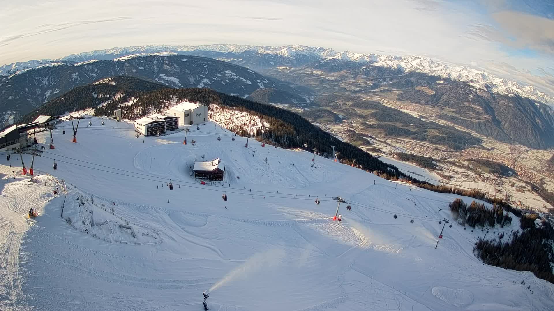 Skigebiet Kronplatz Gipfel | Blick auf Bruneck