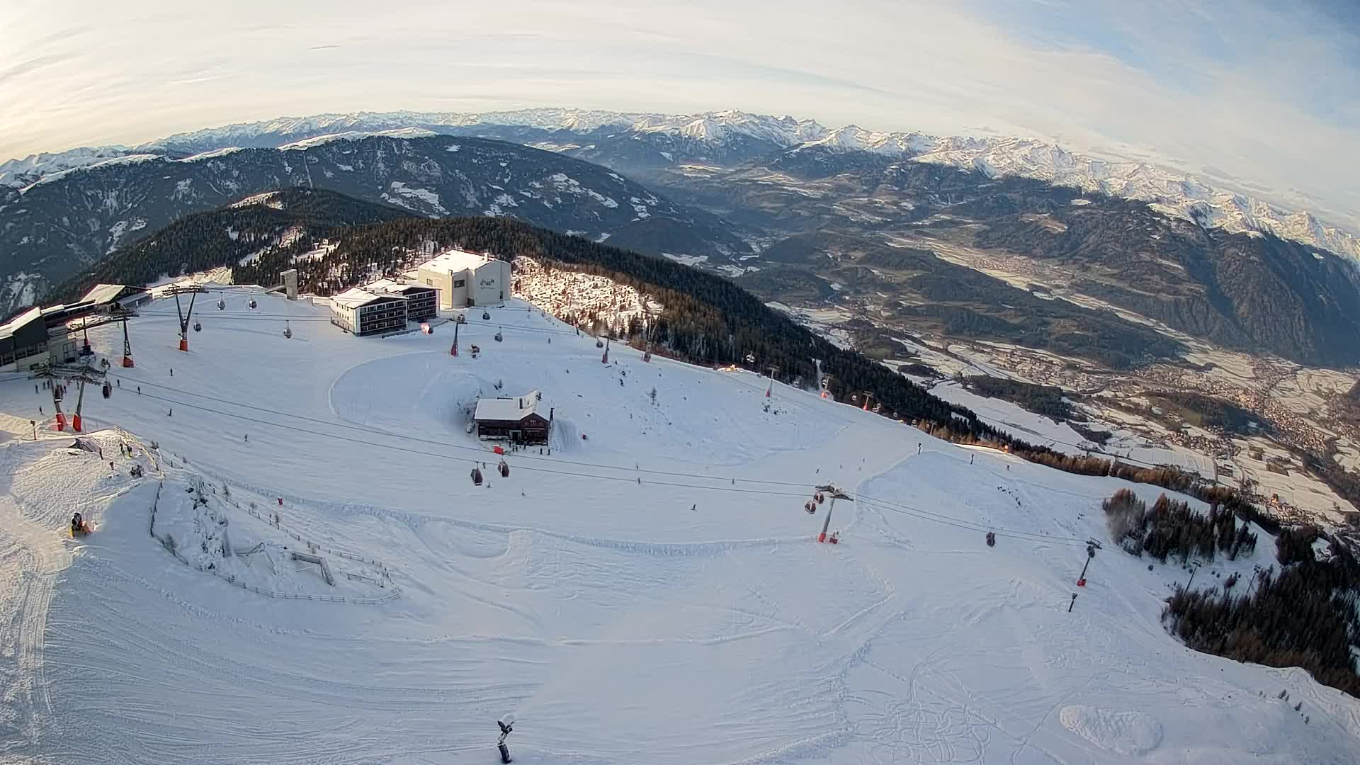 Stazione sciistica di Plan de Corones | vista su Brunico