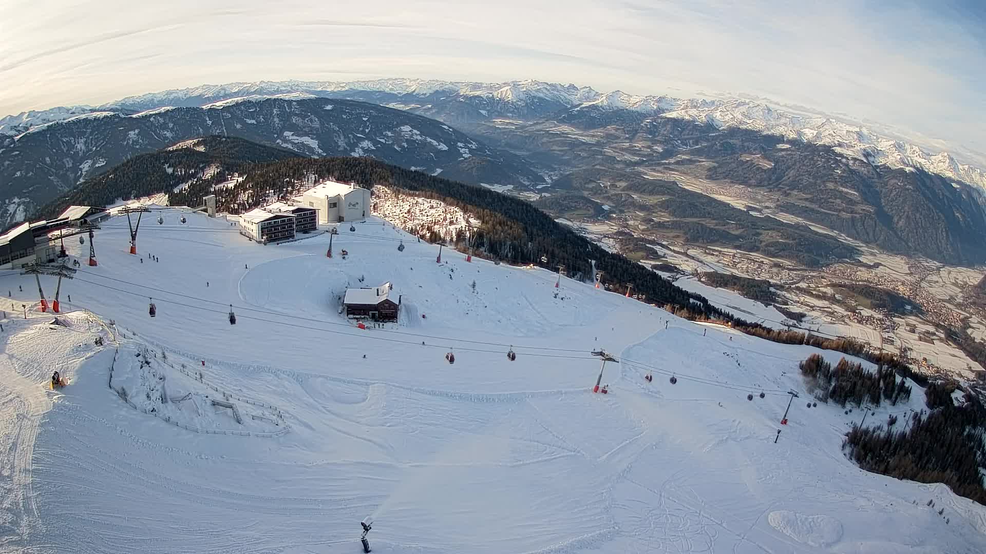 Skigebiet Kronplatz Gipfel | Blick auf Bruneck