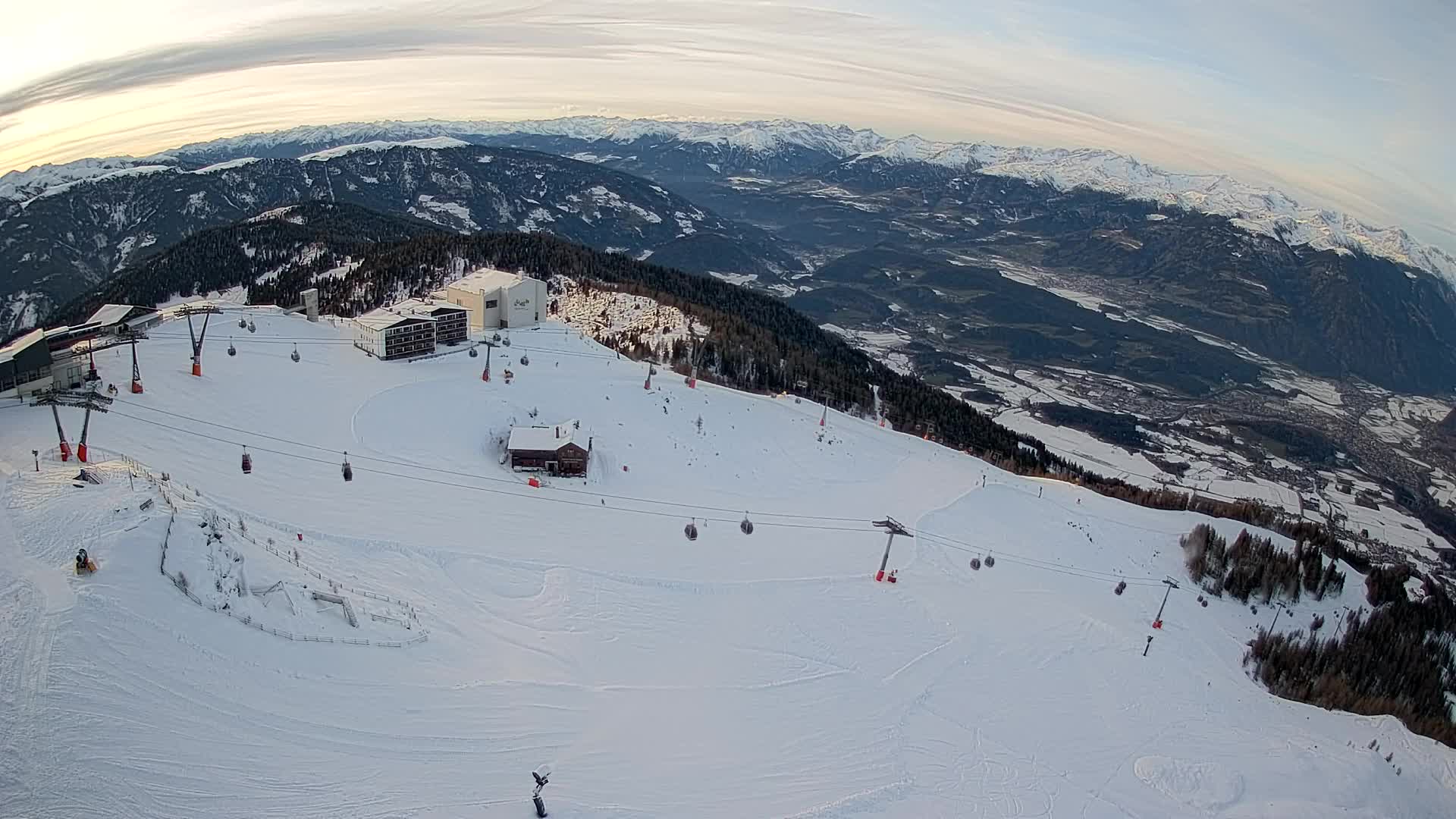 Skigebiet Kronplatz Gipfel | Blick auf Bruneck