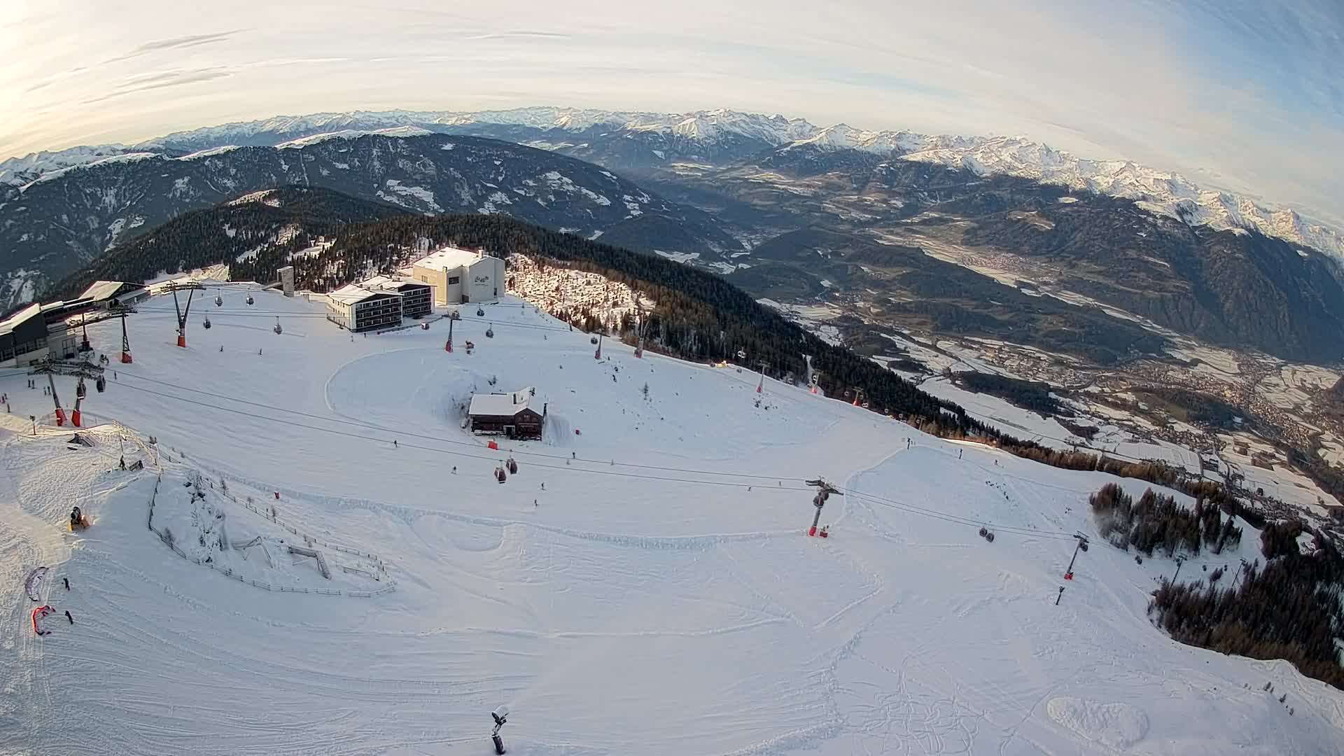 Skigebiet Kronplatz Gipfel | Blick auf Bruneck