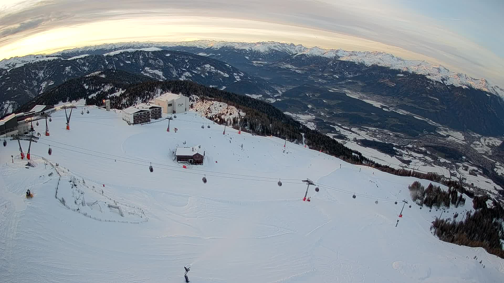 Stazione sciistica di Plan de Corones | vista su Brunico