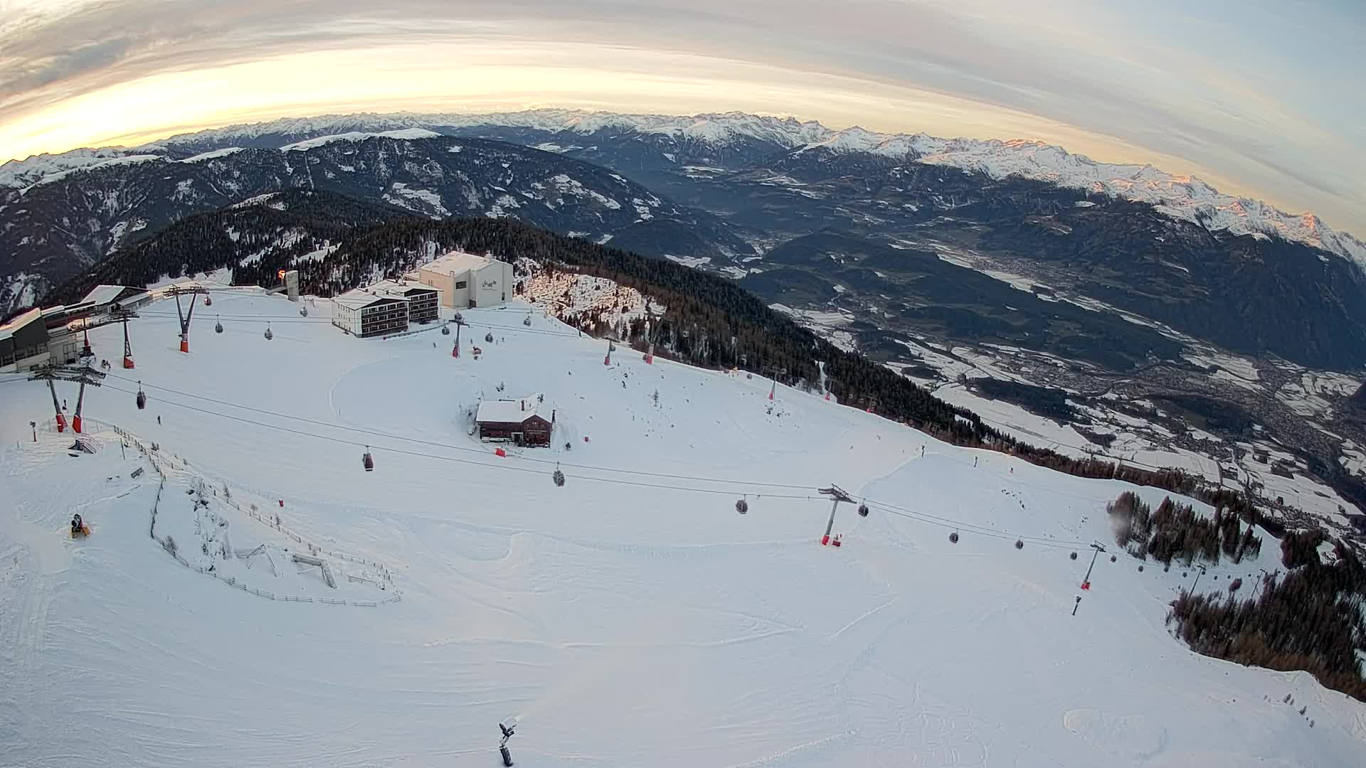 Stazione sciistica di Plan de Corones | vista su Brunico