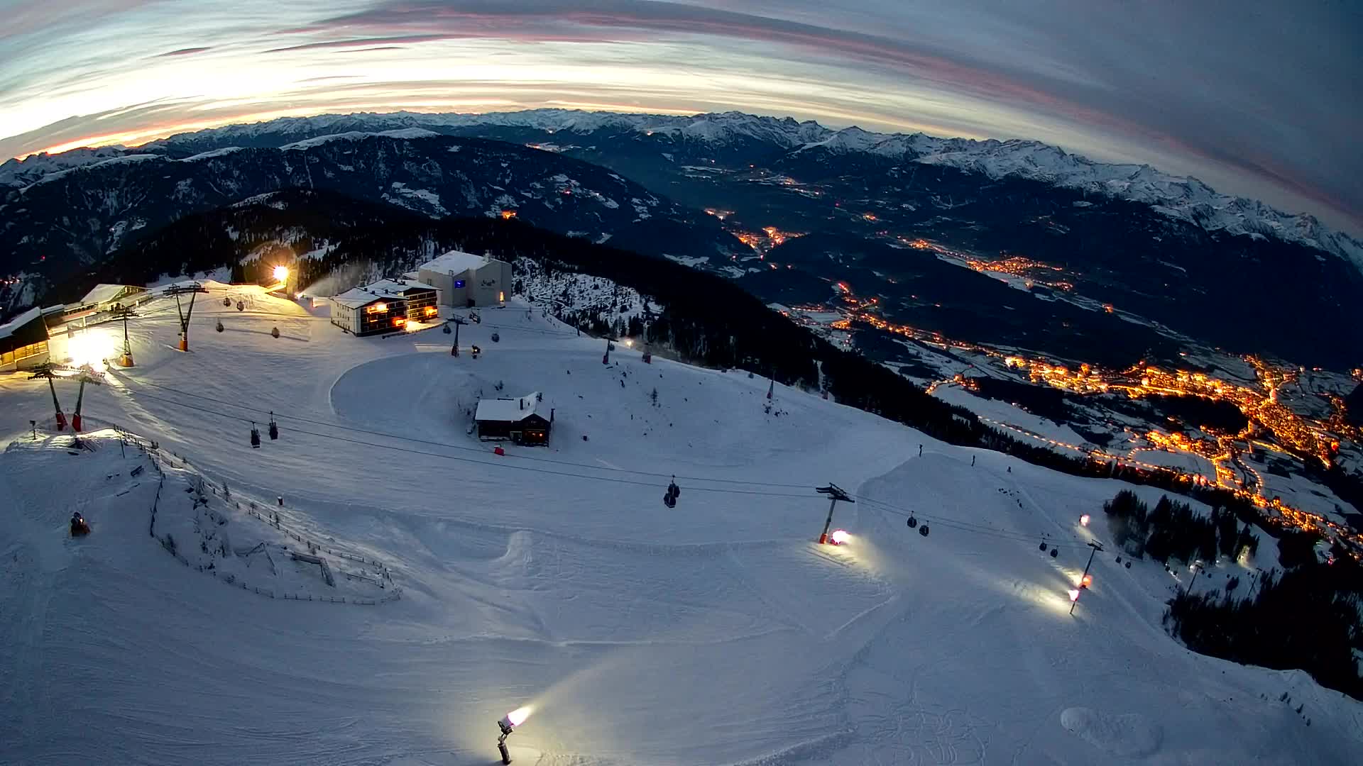 Station de ski Kronplatz sommet | vue sur Brunico