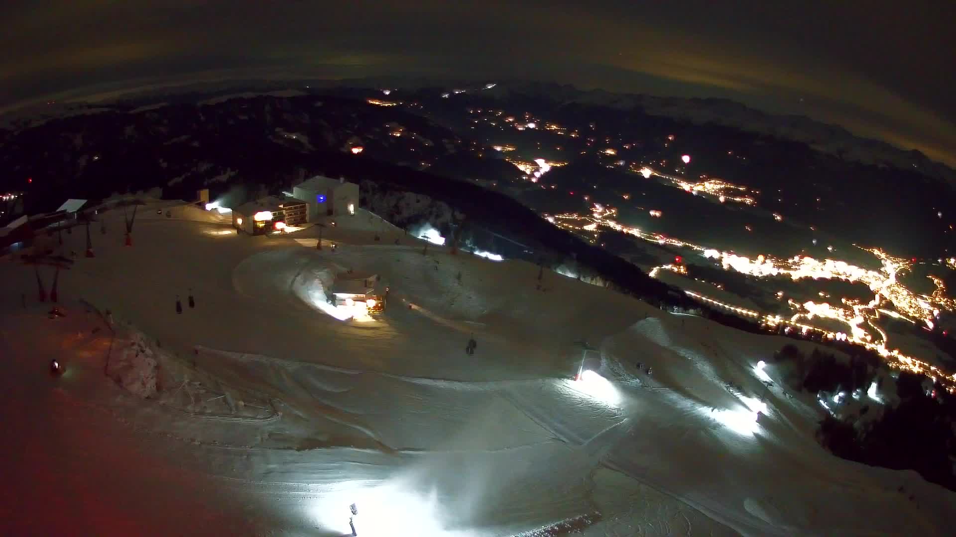 Cima estación de esquí Kronplatz | vista hacia Brunico