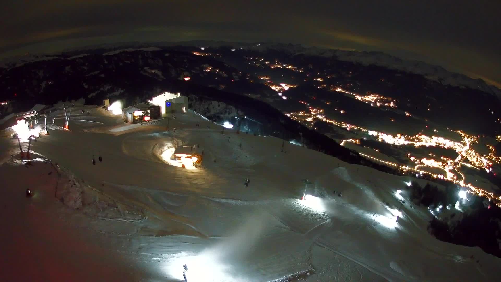 Cima estación de esquí Kronplatz | vista hacia Brunico
