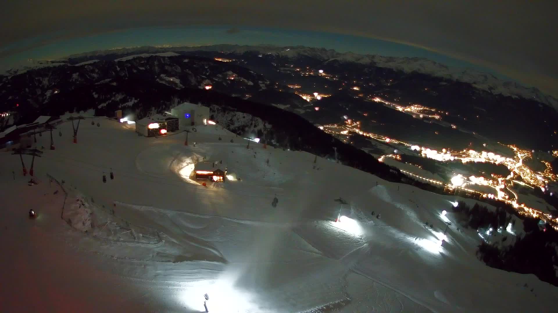 Cima estación de esquí Kronplatz | vista hacia Brunico