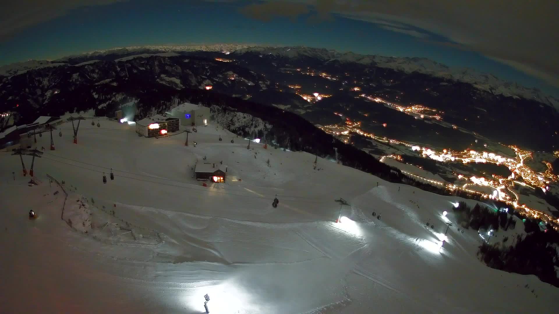 Stazione sciistica di Plan de Corones | vista su Brunico