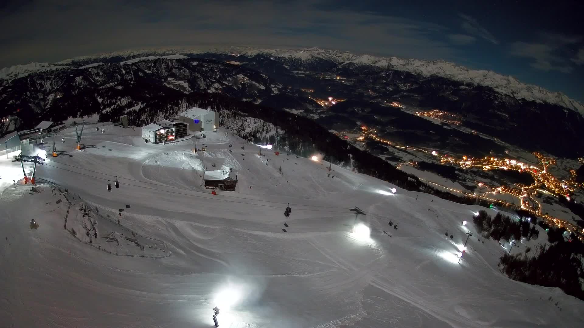 Stazione sciistica di Plan de Corones | vista su Brunico