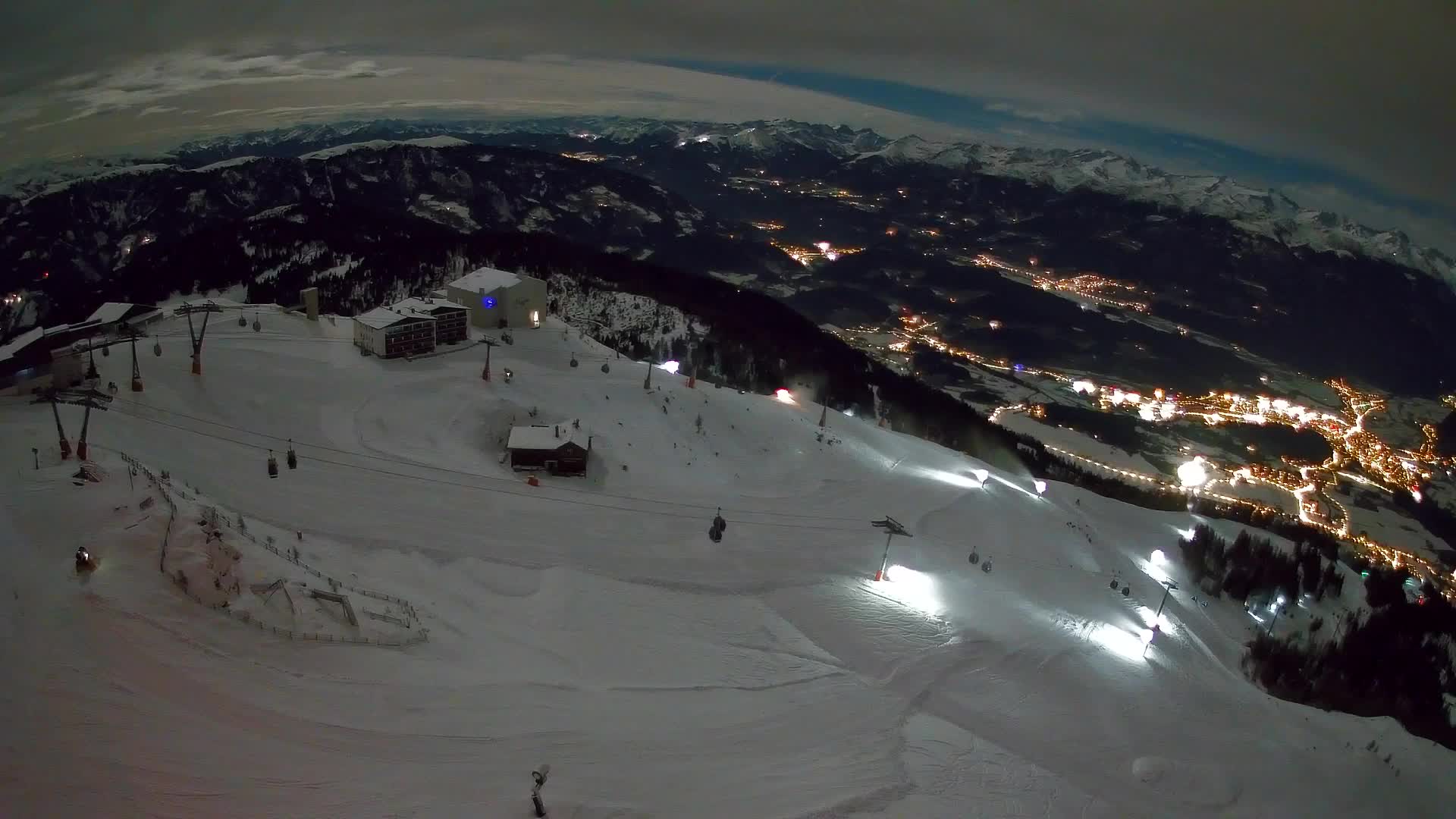 Stazione sciistica di Plan de Corones | vista su Brunico