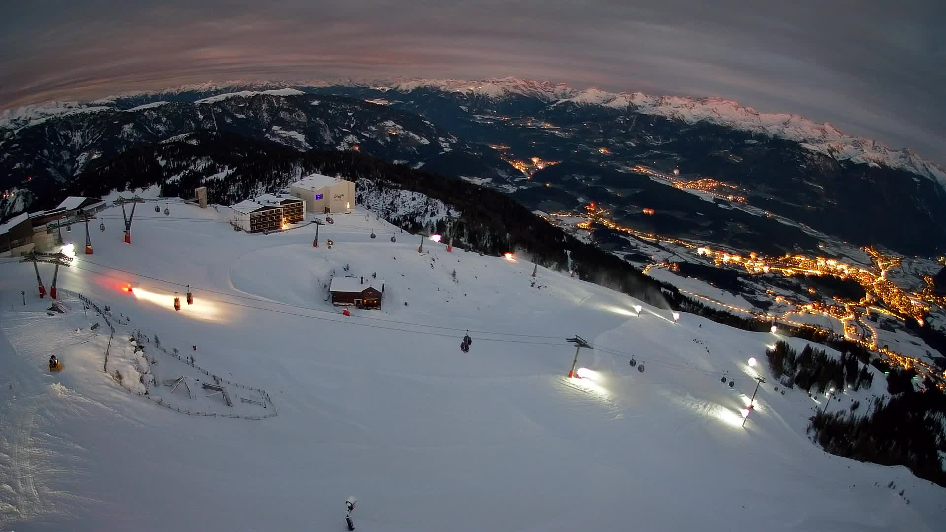 Skigebiet Kronplatz Gipfel | Blick auf Bruneck